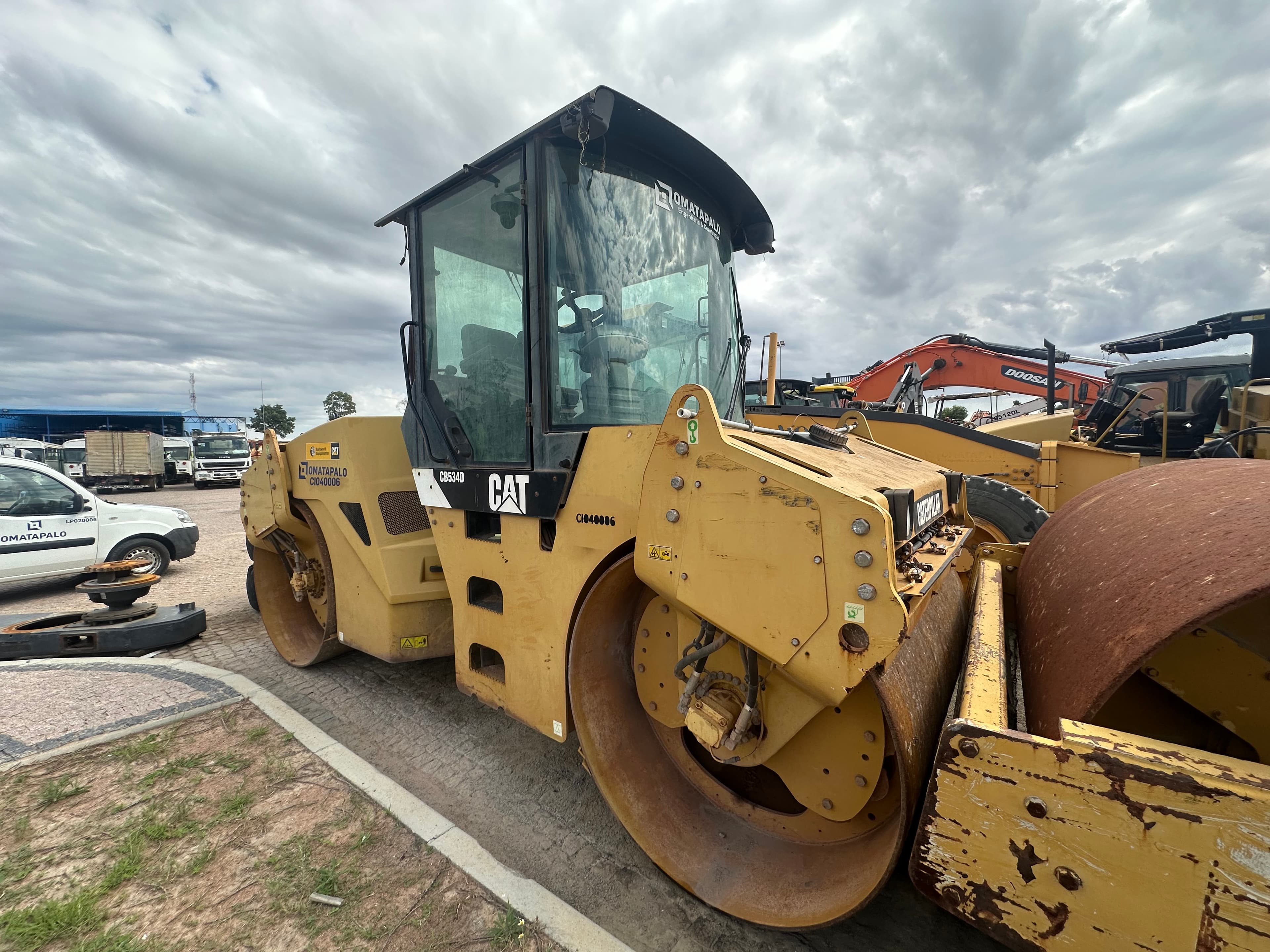 Cilindro Auto Vib. De Rolos CATERPILLAR CB-534D — imagen 4