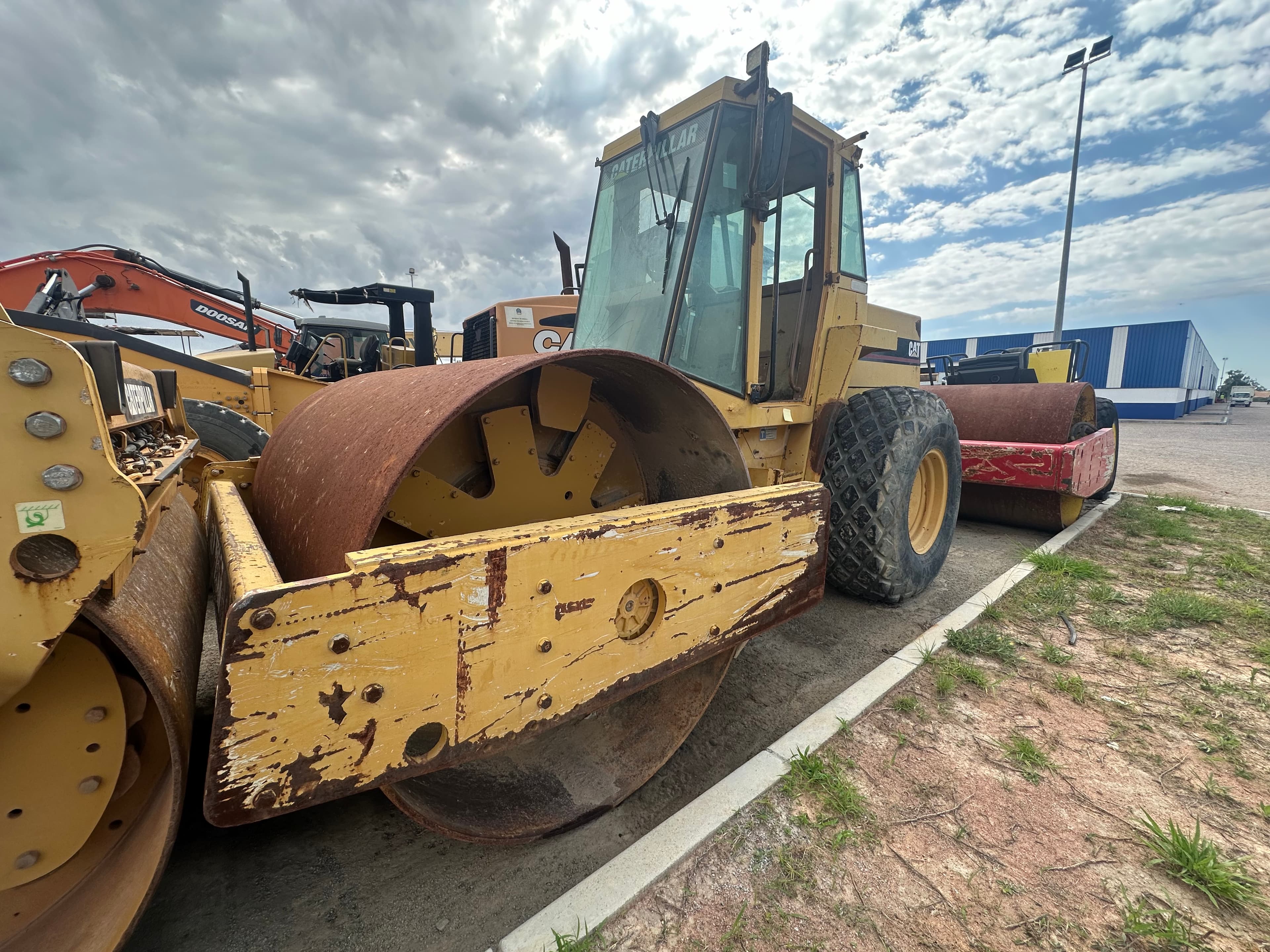 Cilindro Auto Vib. Misto CATERPILAR CS-563 — imagen 5