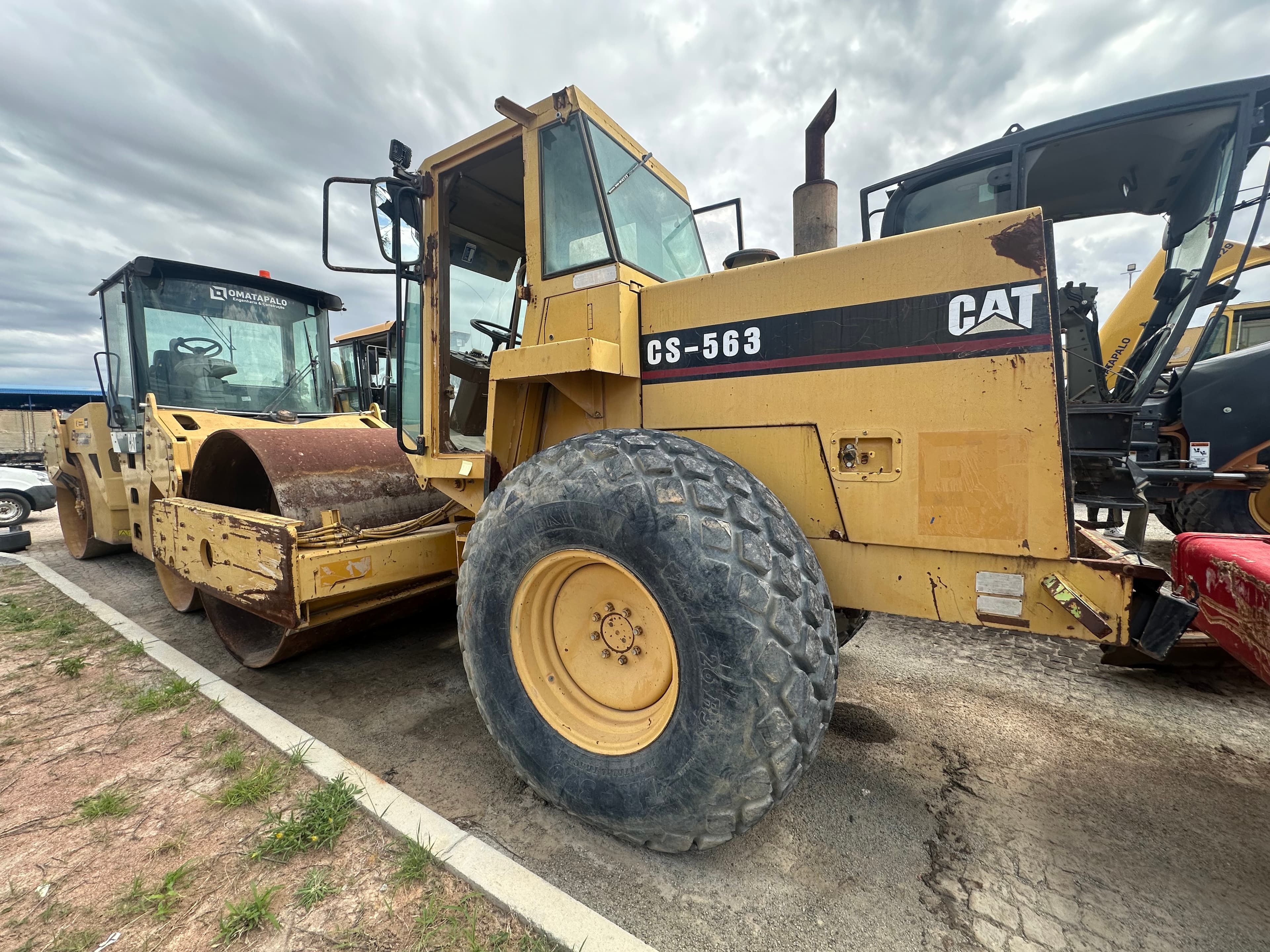 Cilindro Auto Vib. Misto CATERPILAR CS-563 — imagen 3