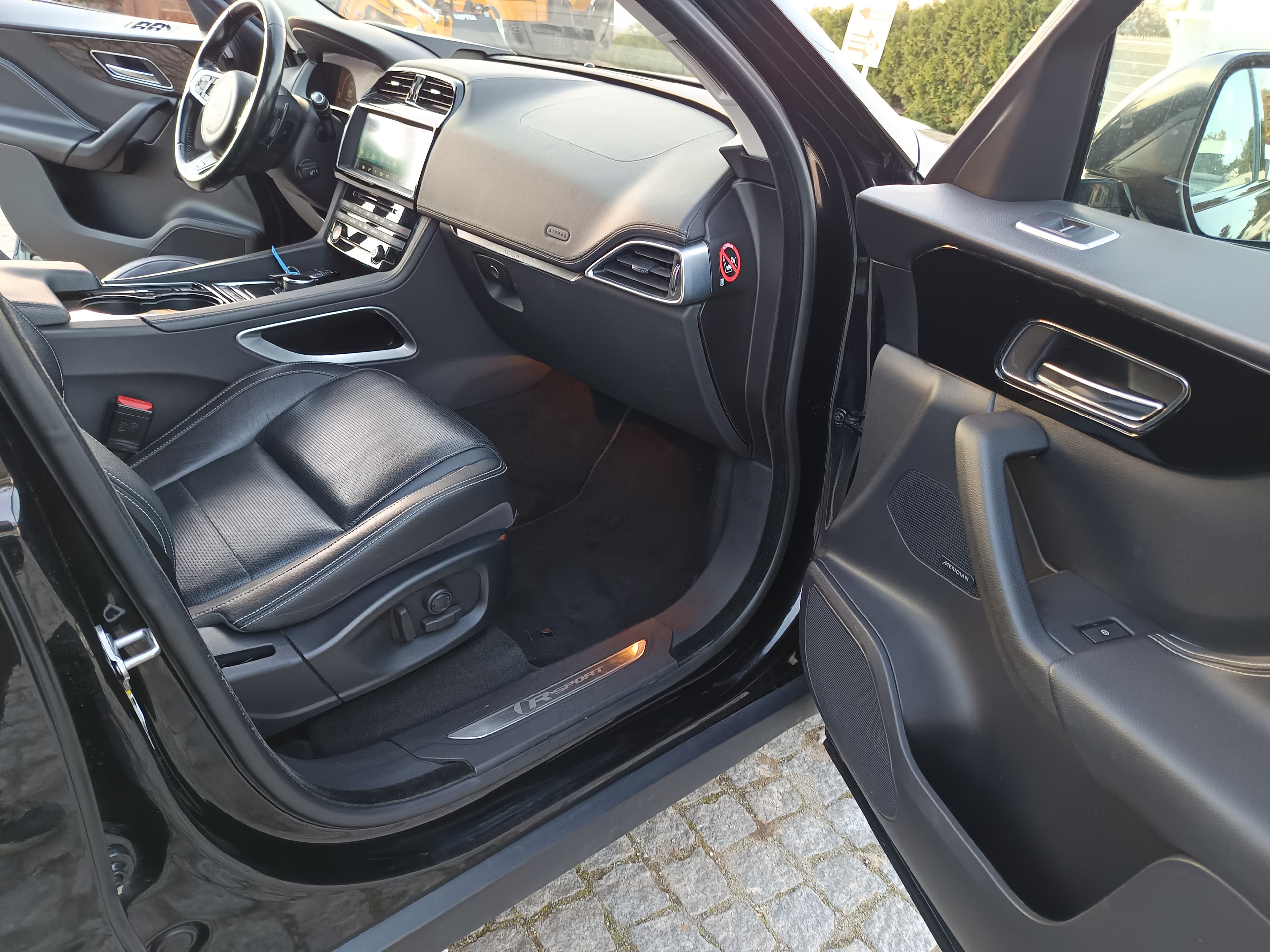 Jaguar F-Pace · Ano 2016 — imagen 25