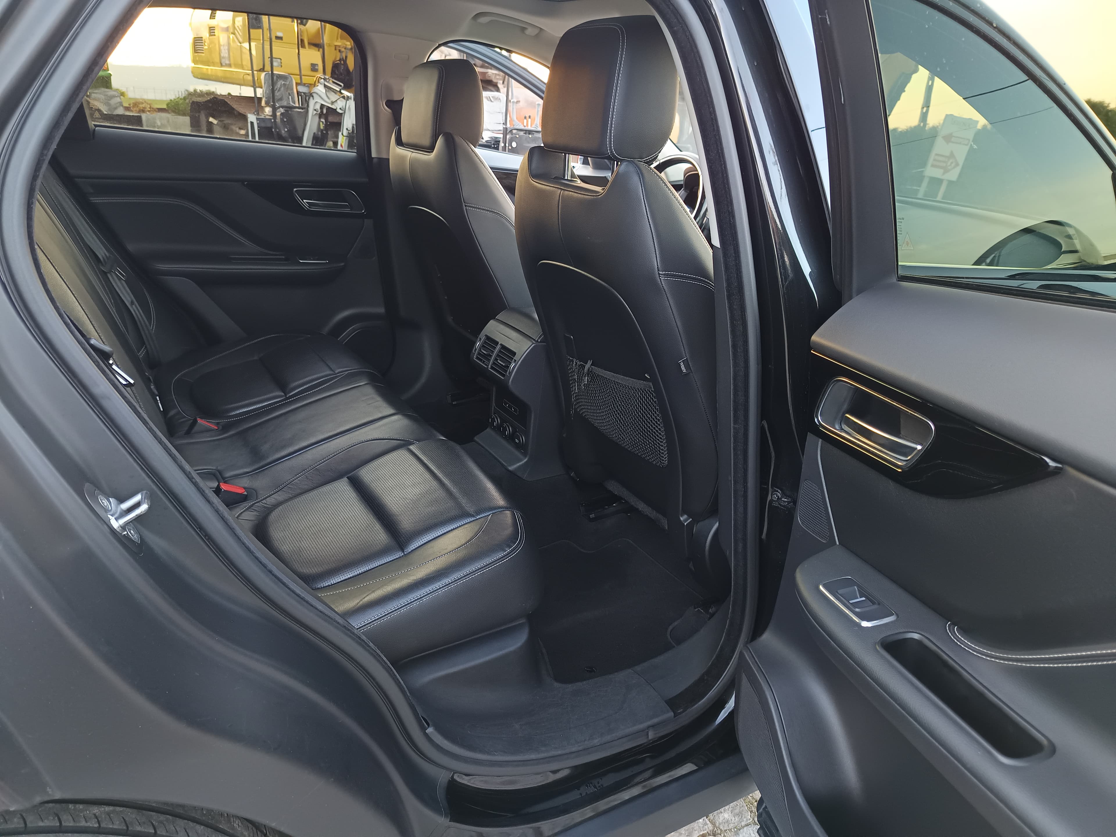 Jaguar F-Pace · Ano 2016 — imagen 20