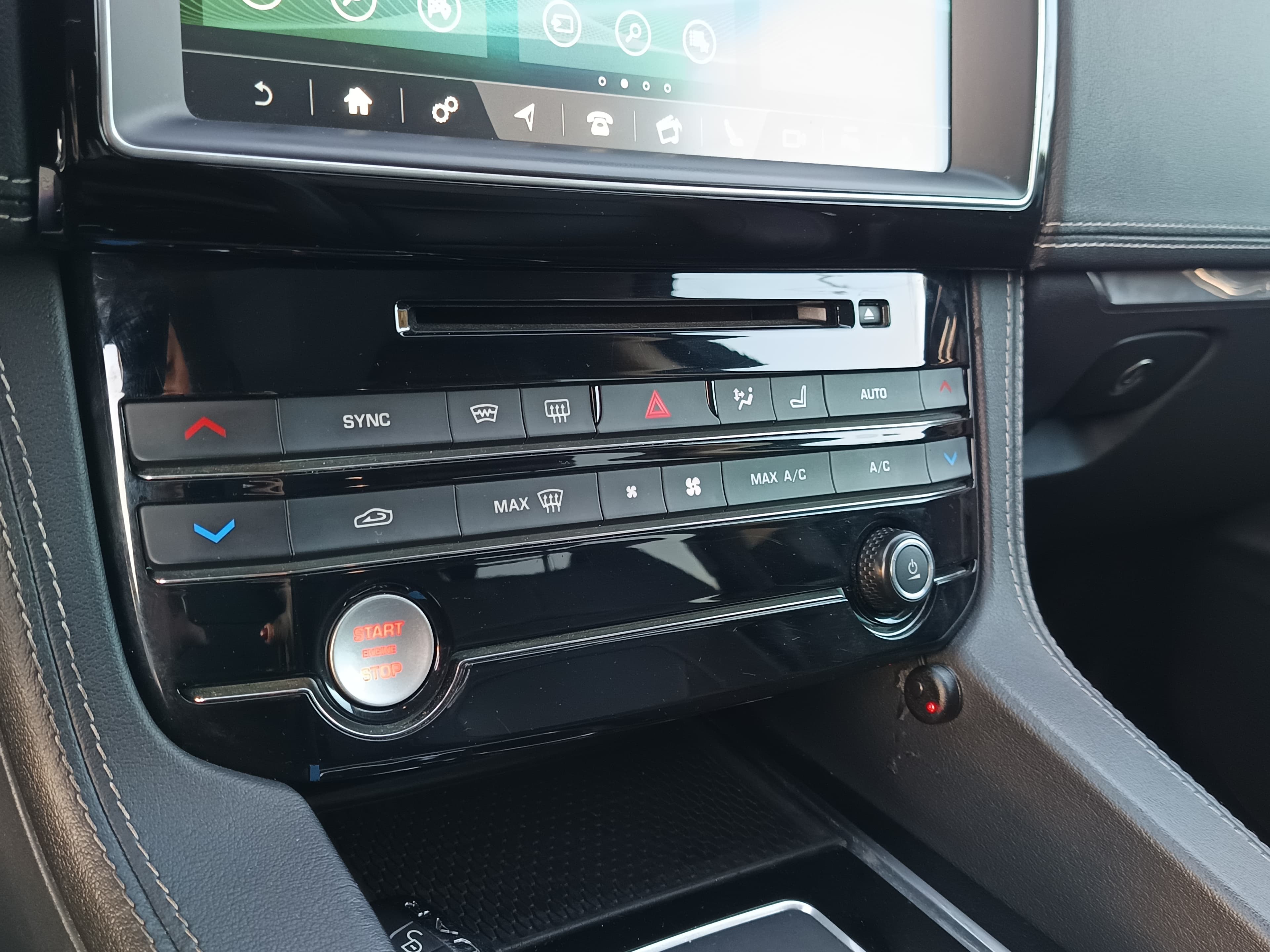 Jaguar F-Pace · Ano 2016 — imagen 40