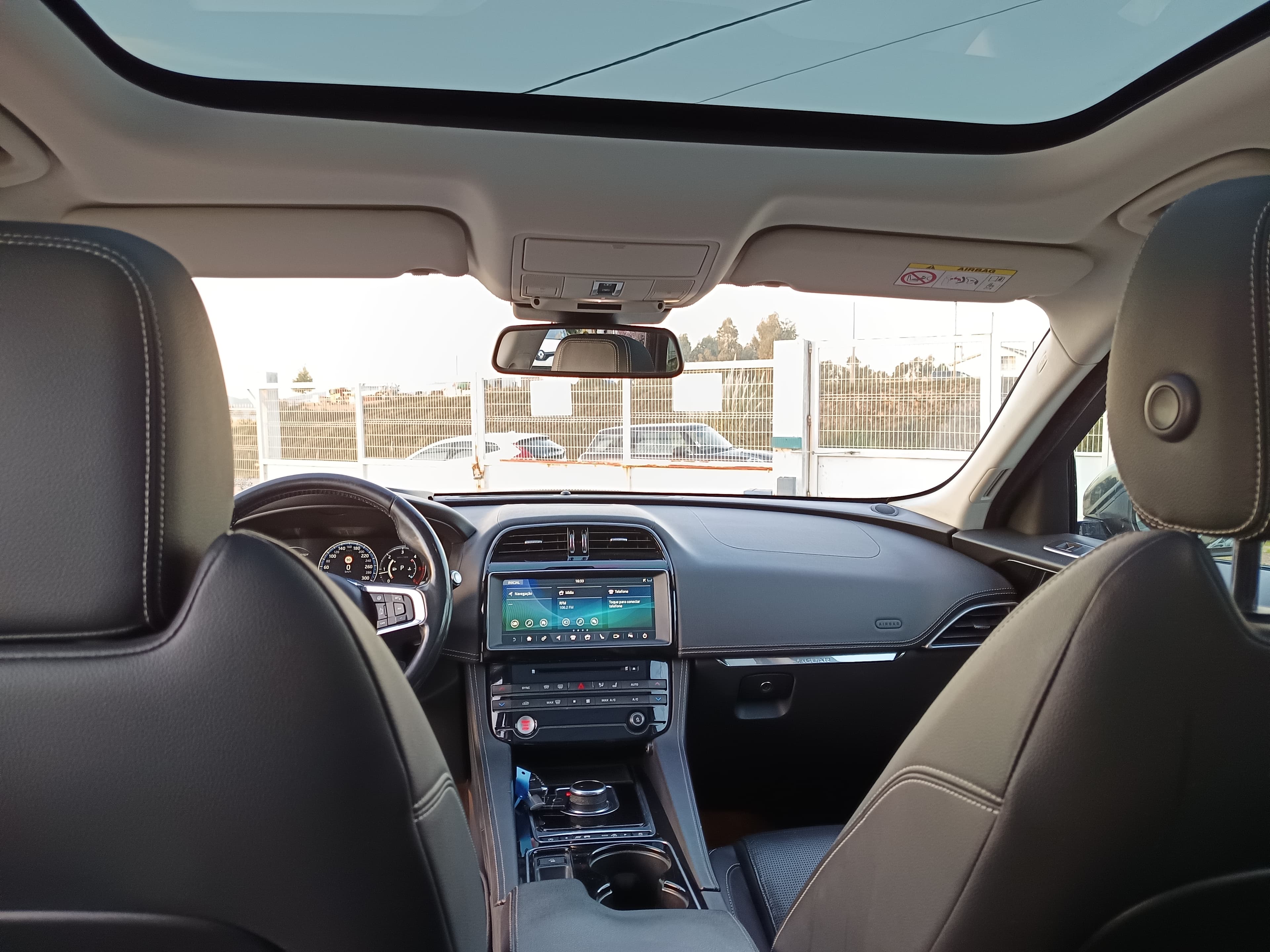 Jaguar F-Pace · Ano 2016 — imagen 48