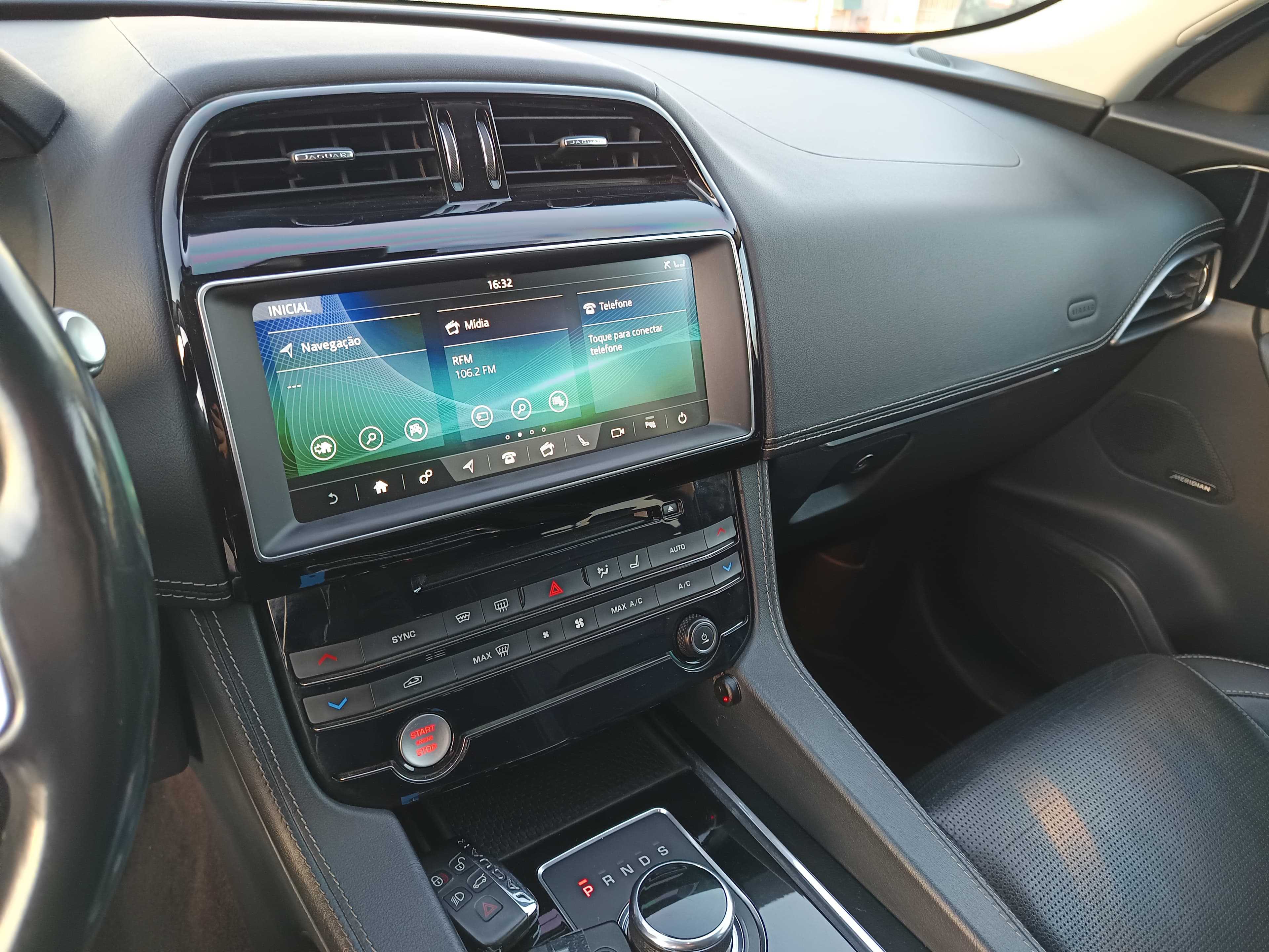 Jaguar F-Pace · Ano 2016 — imagen 38