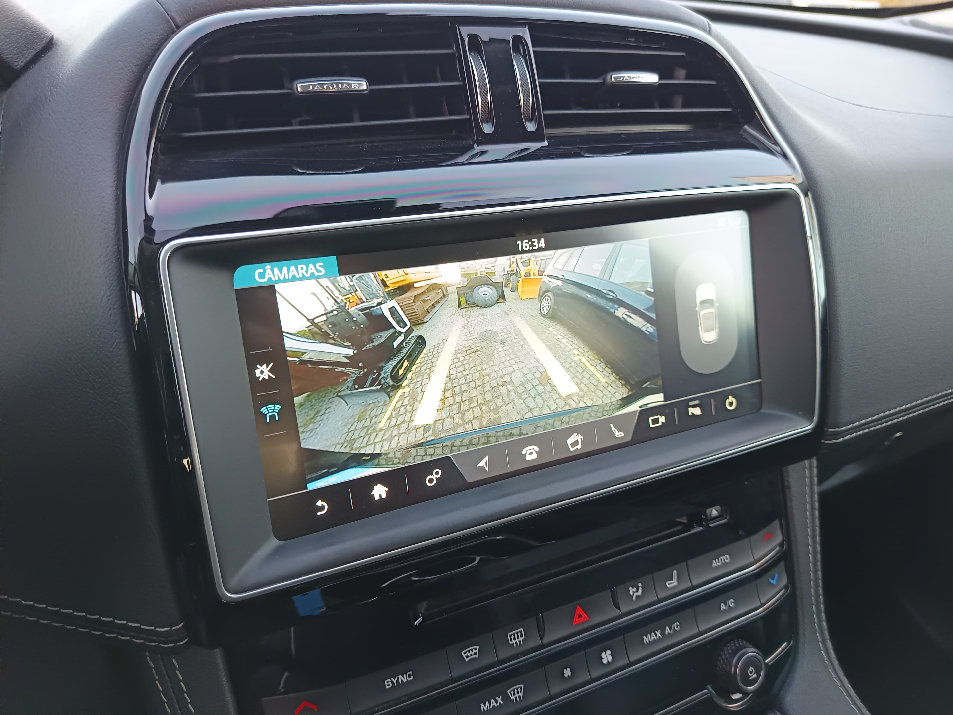 Jaguar F-Pace · Ano 2016 — imagen 49