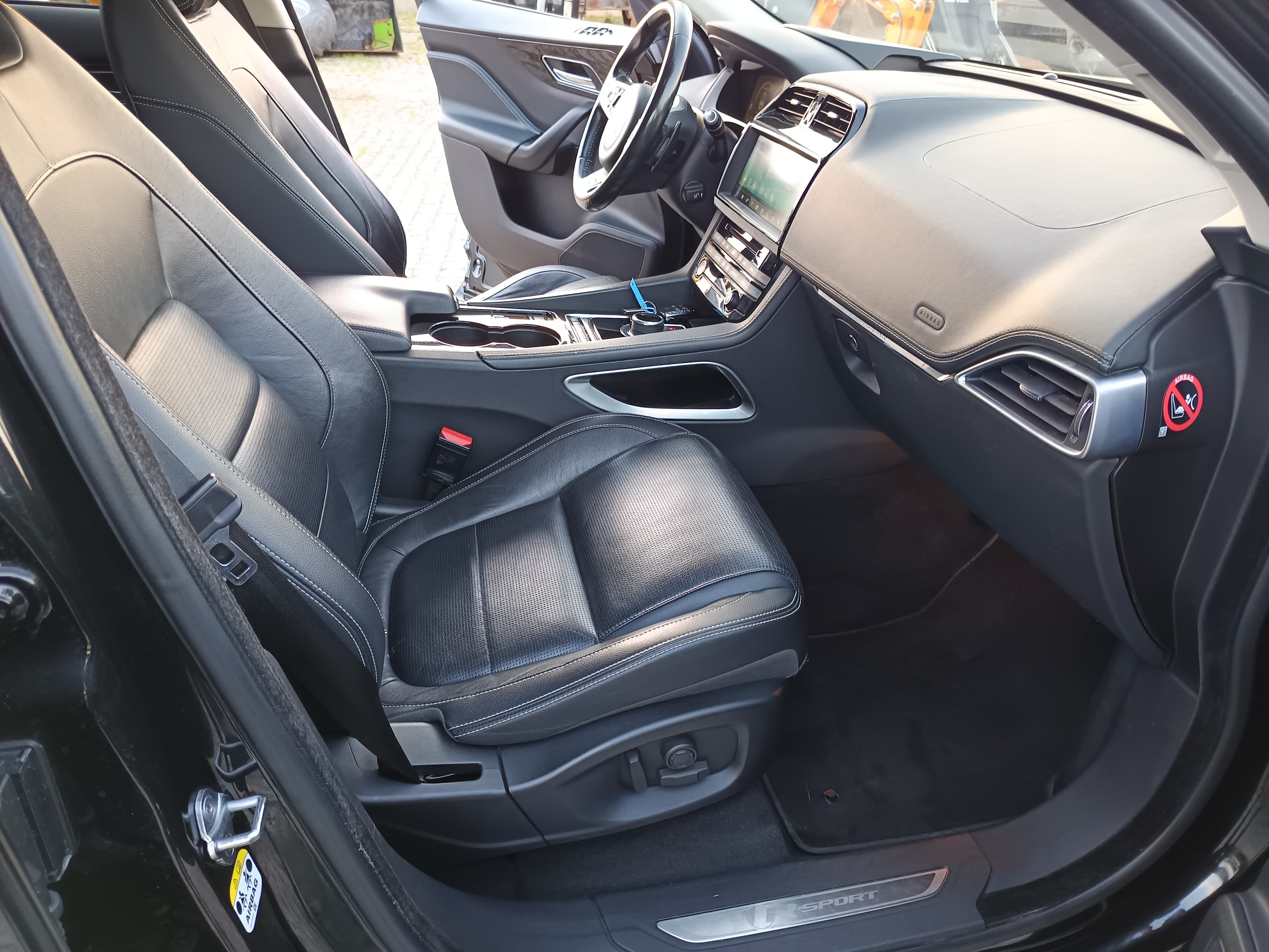 Jaguar F-Pace · Ano 2016 — imagen 28