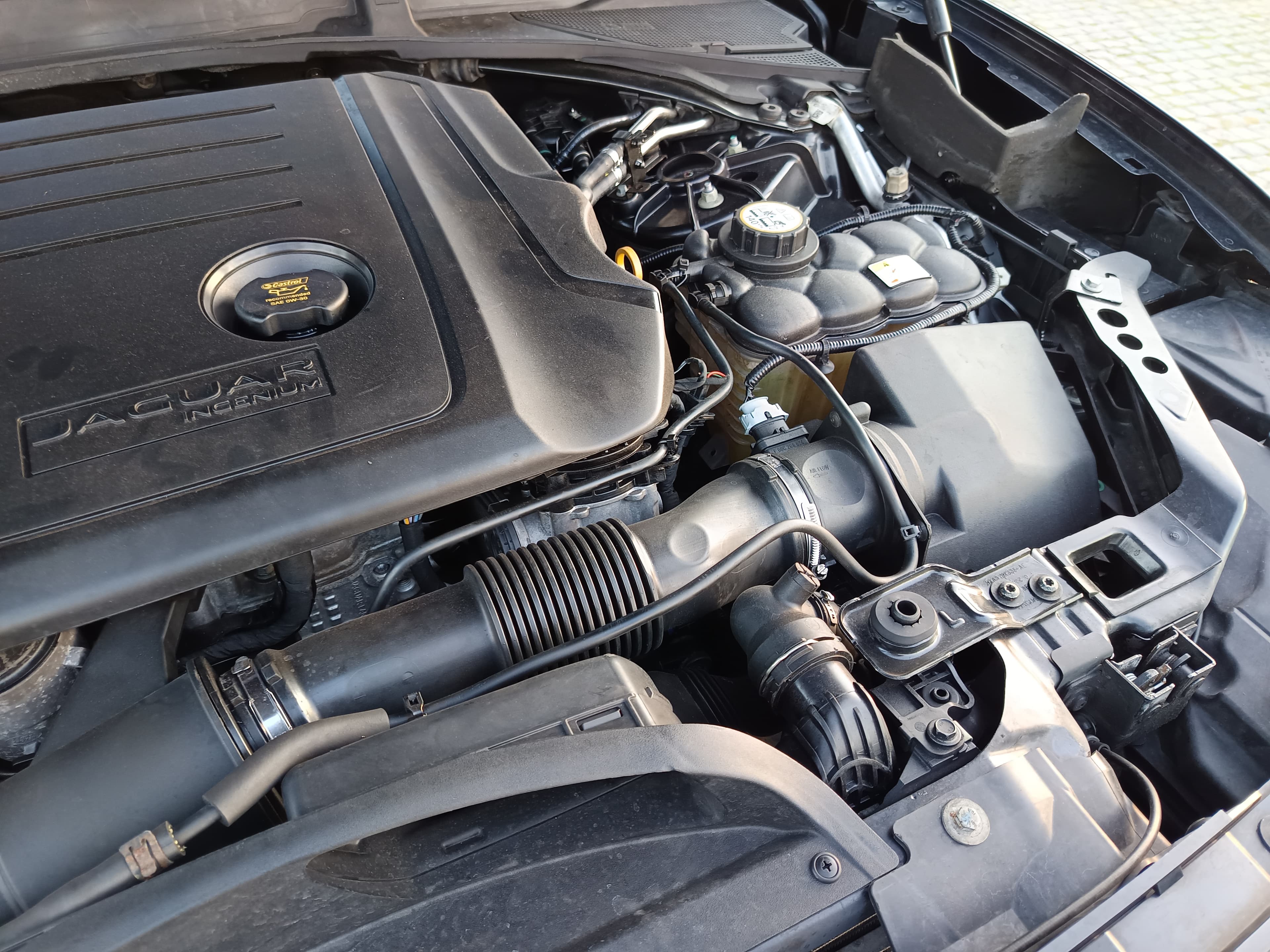 Jaguar F-Pace · Ano 2016 — imagen 18