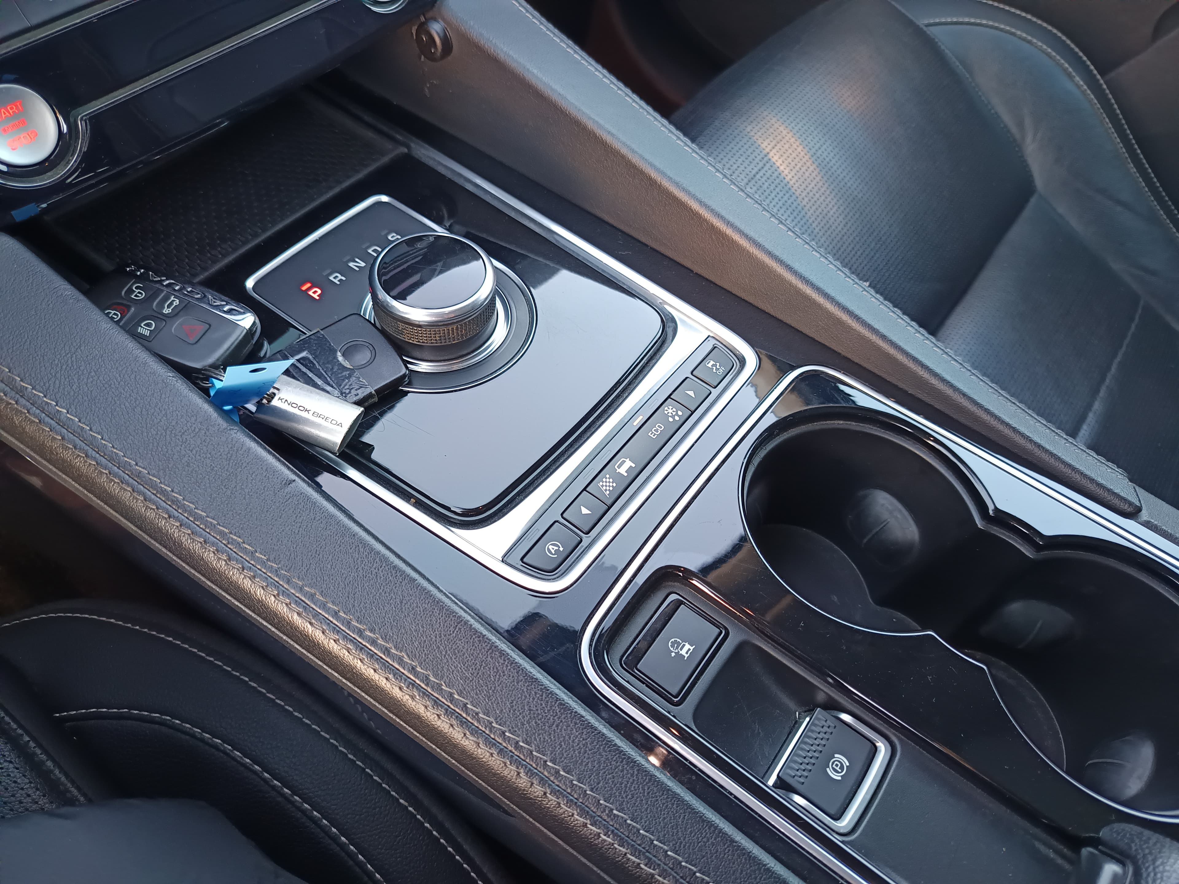 Jaguar F-Pace · Ano 2016 — imagen 41