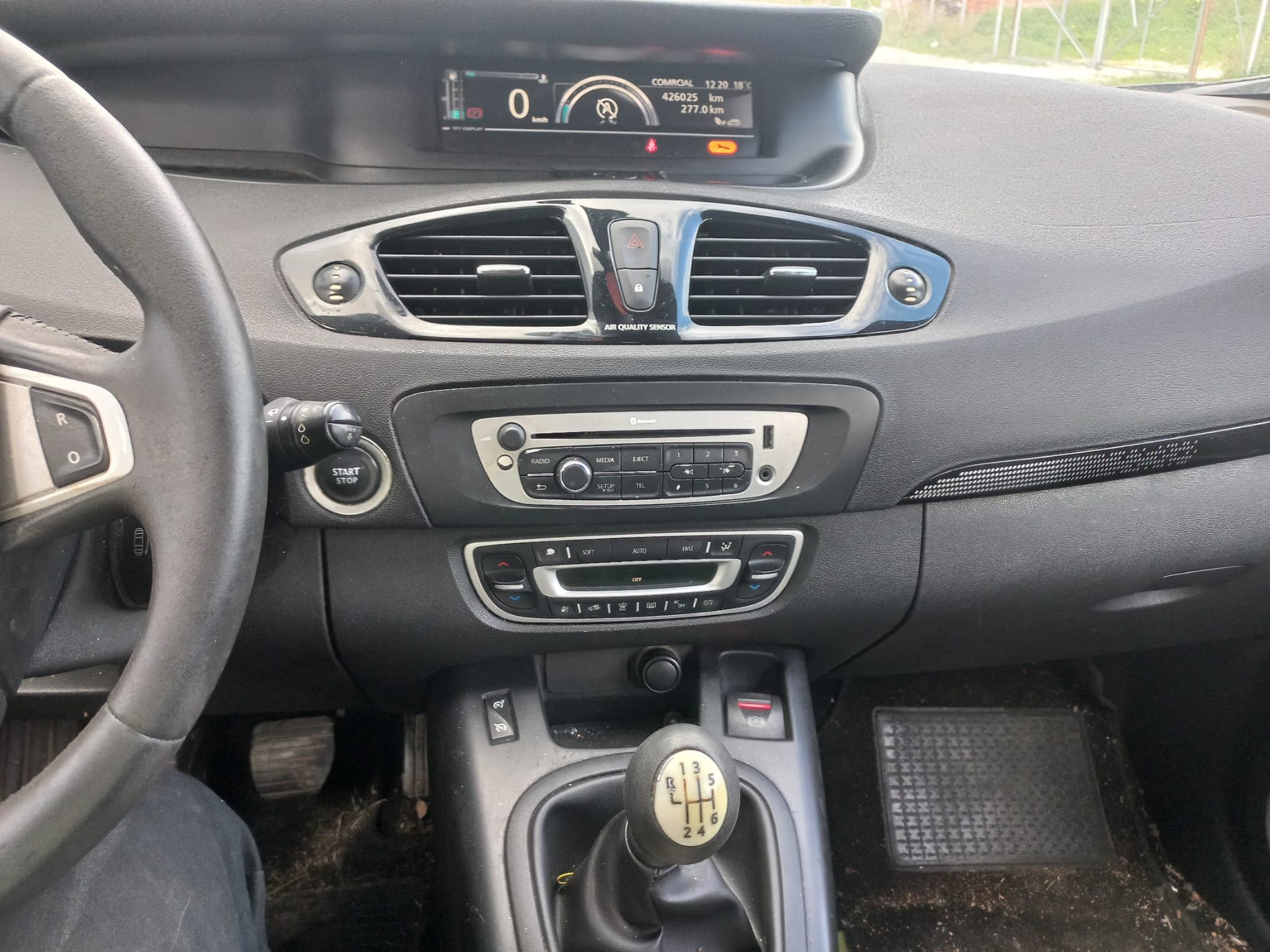Renault Grand Scénic · Ano 2012 · 7 Lugares — imagen 18