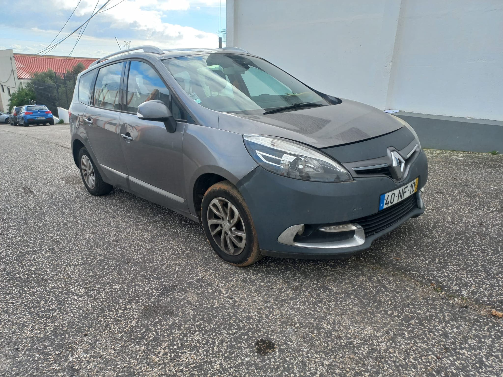 Renault Grand Scénic · Ano 2012 · 7 Lugares — imagen 3