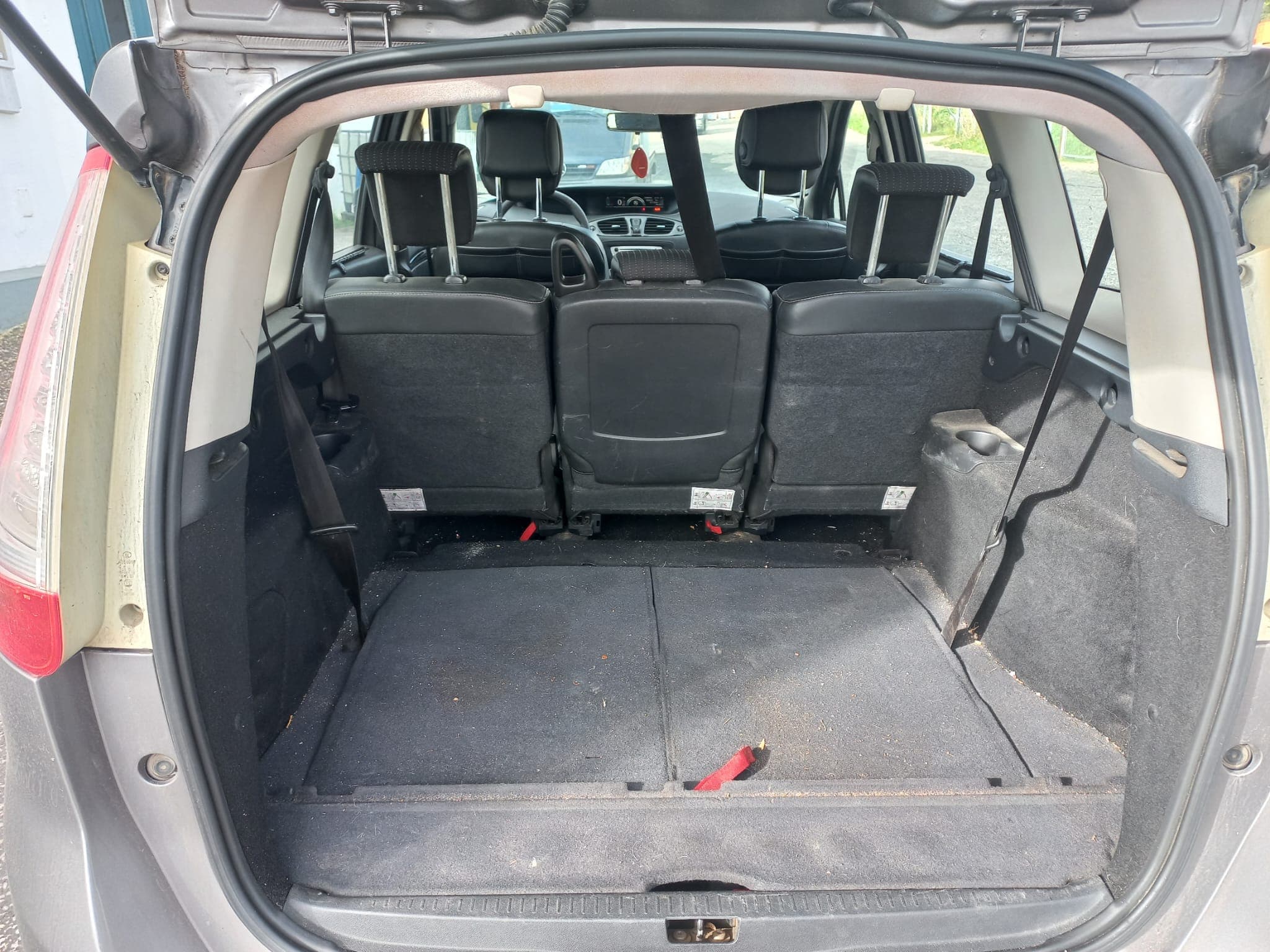 Renault Grand Scénic · Ano 2012 · 7 Lugares — imagen 14