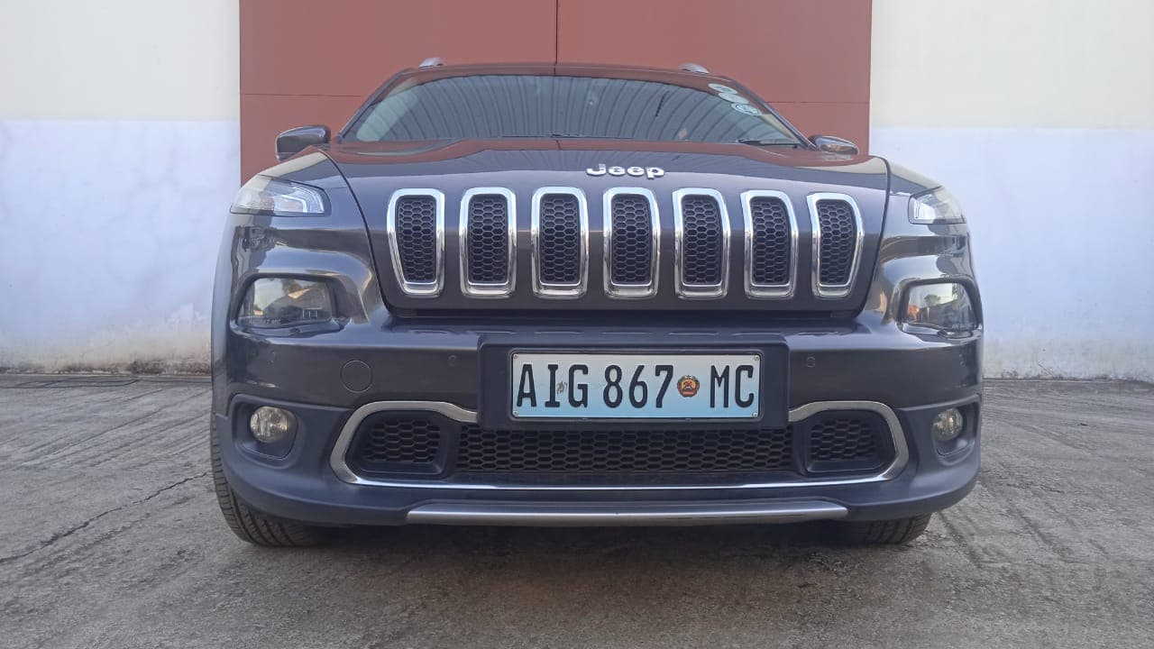 Jeep Cherokee Limited 3.2 — image 2
