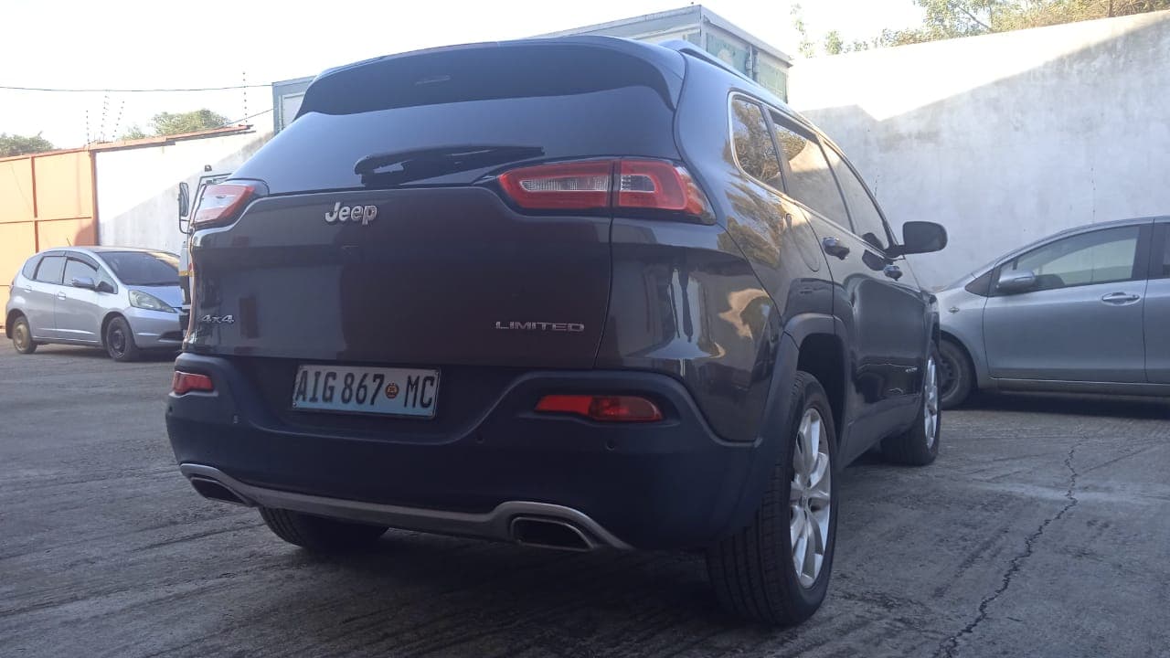 Jeep Cherokee Limited 3.2 — image 6