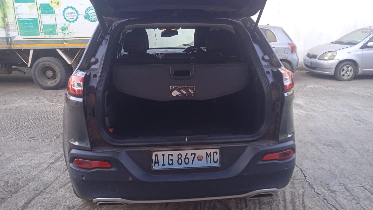 Jeep Cherokee Limited 3.2 — image 16