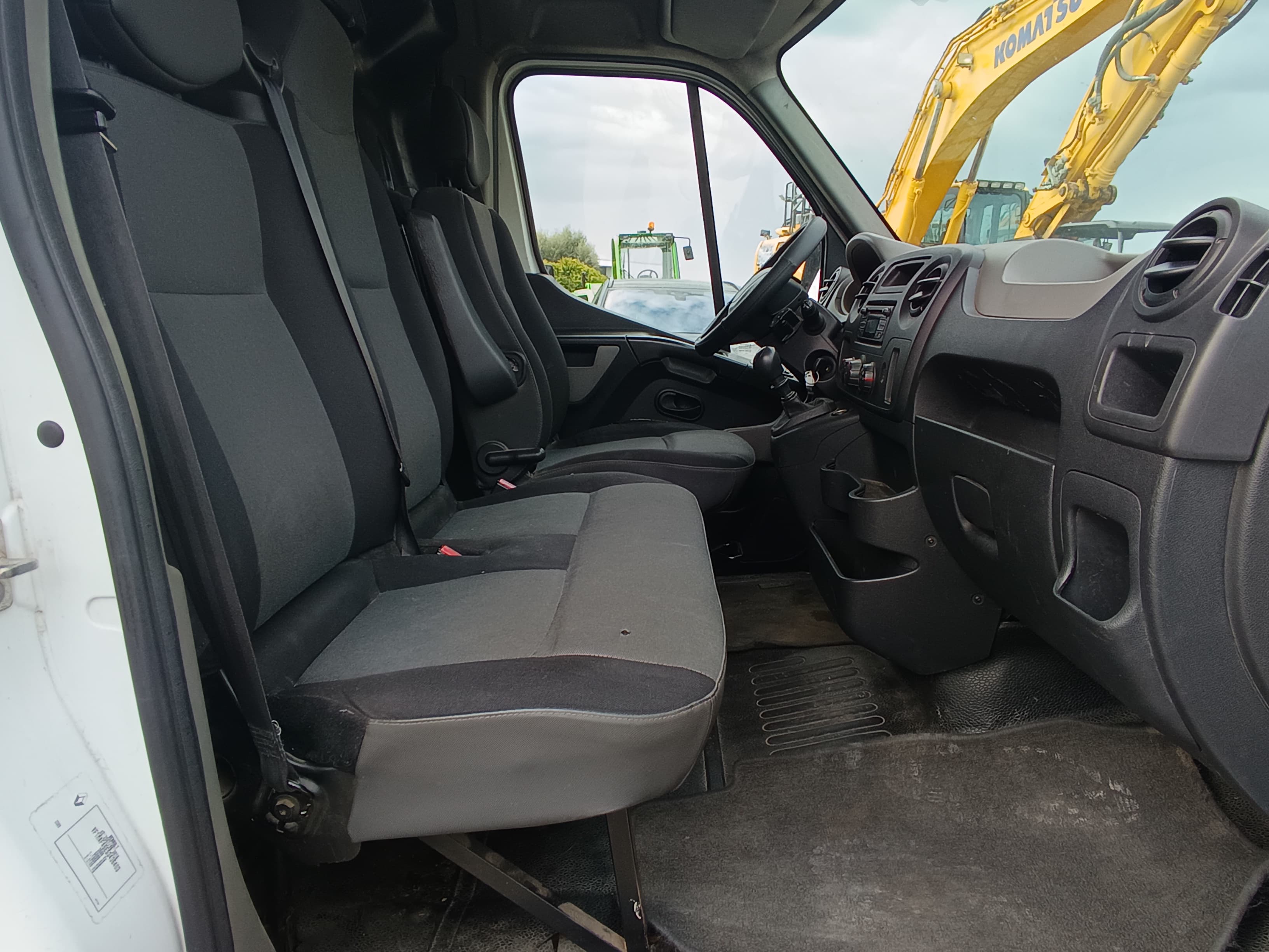 Renault Master · Ano 2015 — imagen 25