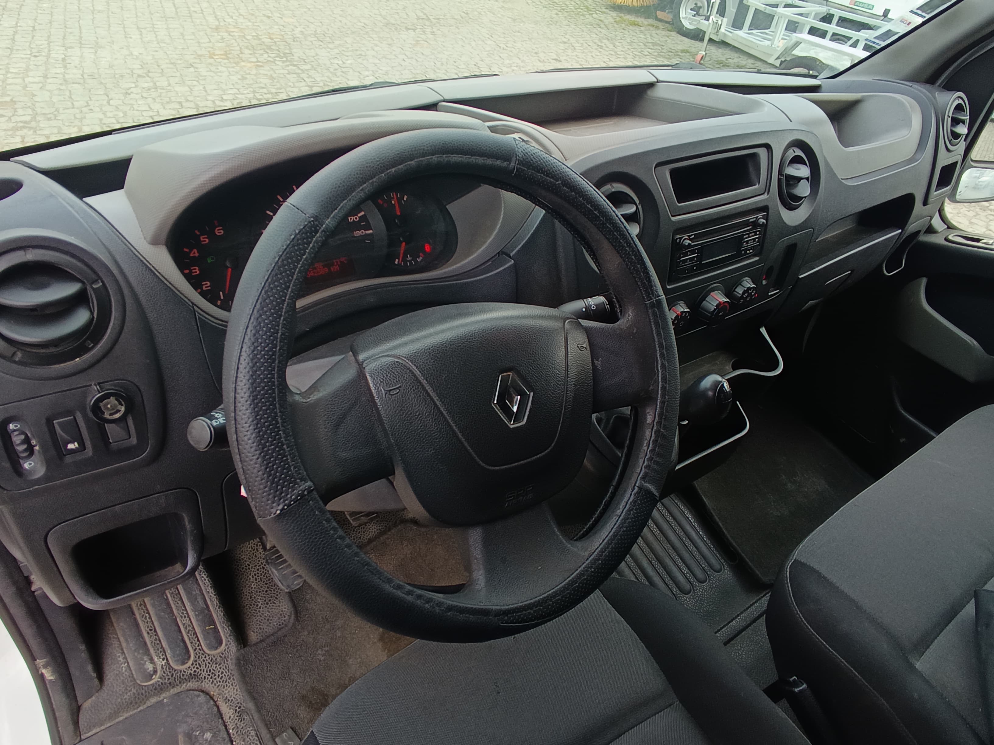 Renault Master · Ano 2015 — imagen 30