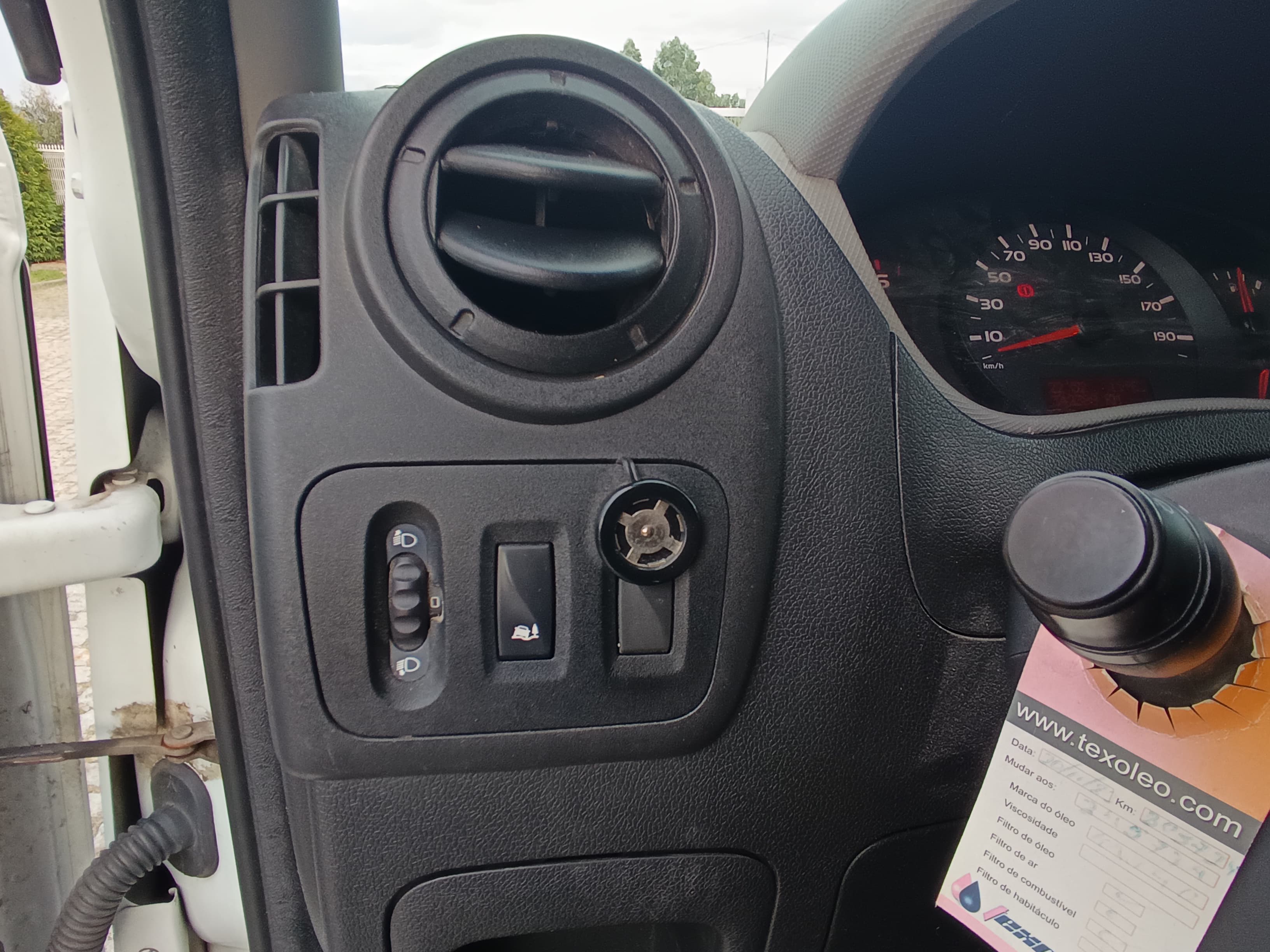 Renault Master · Ano 2015 — imagen 37