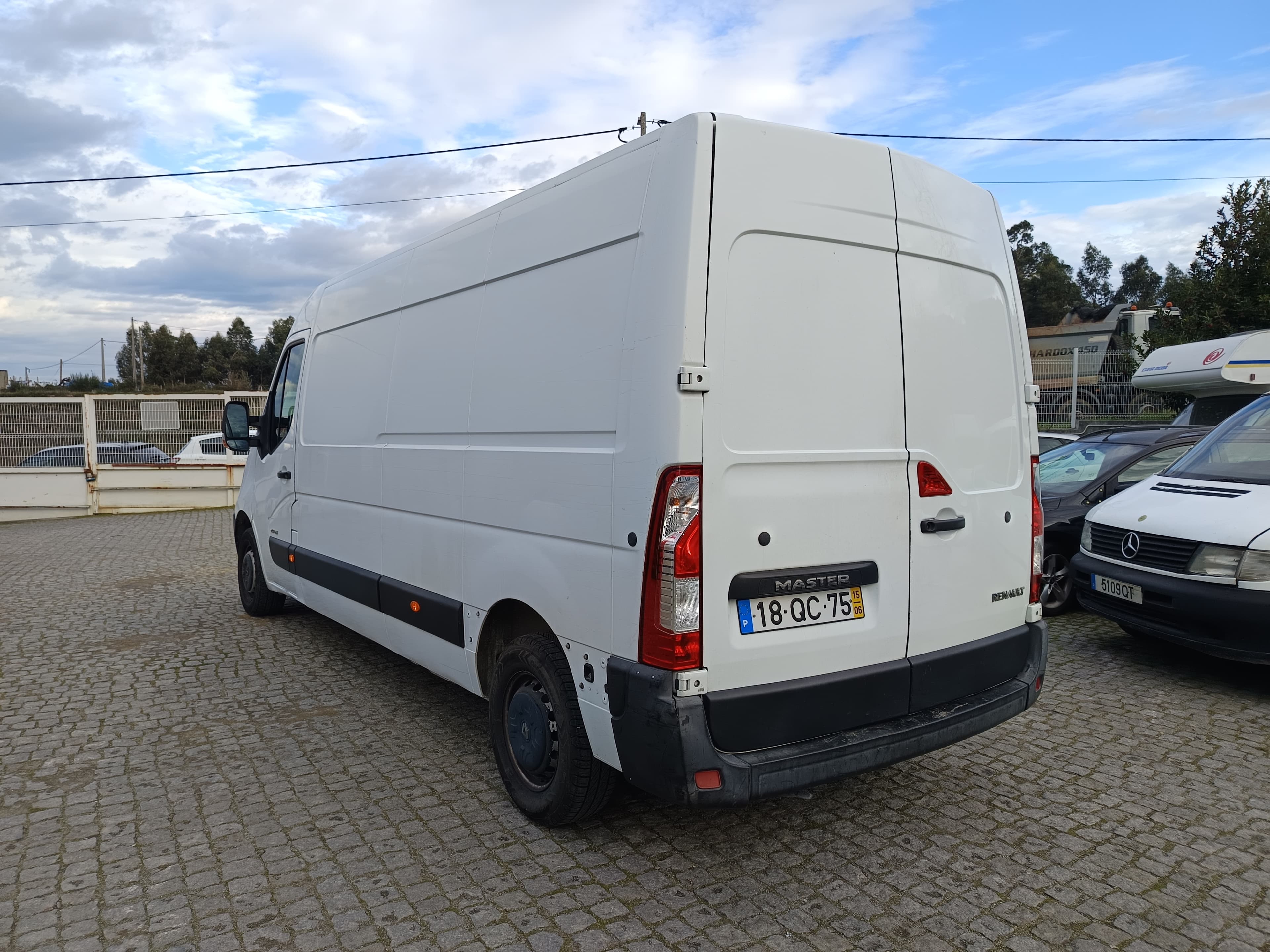 Renault Master · Ano 2015 — imagen 8