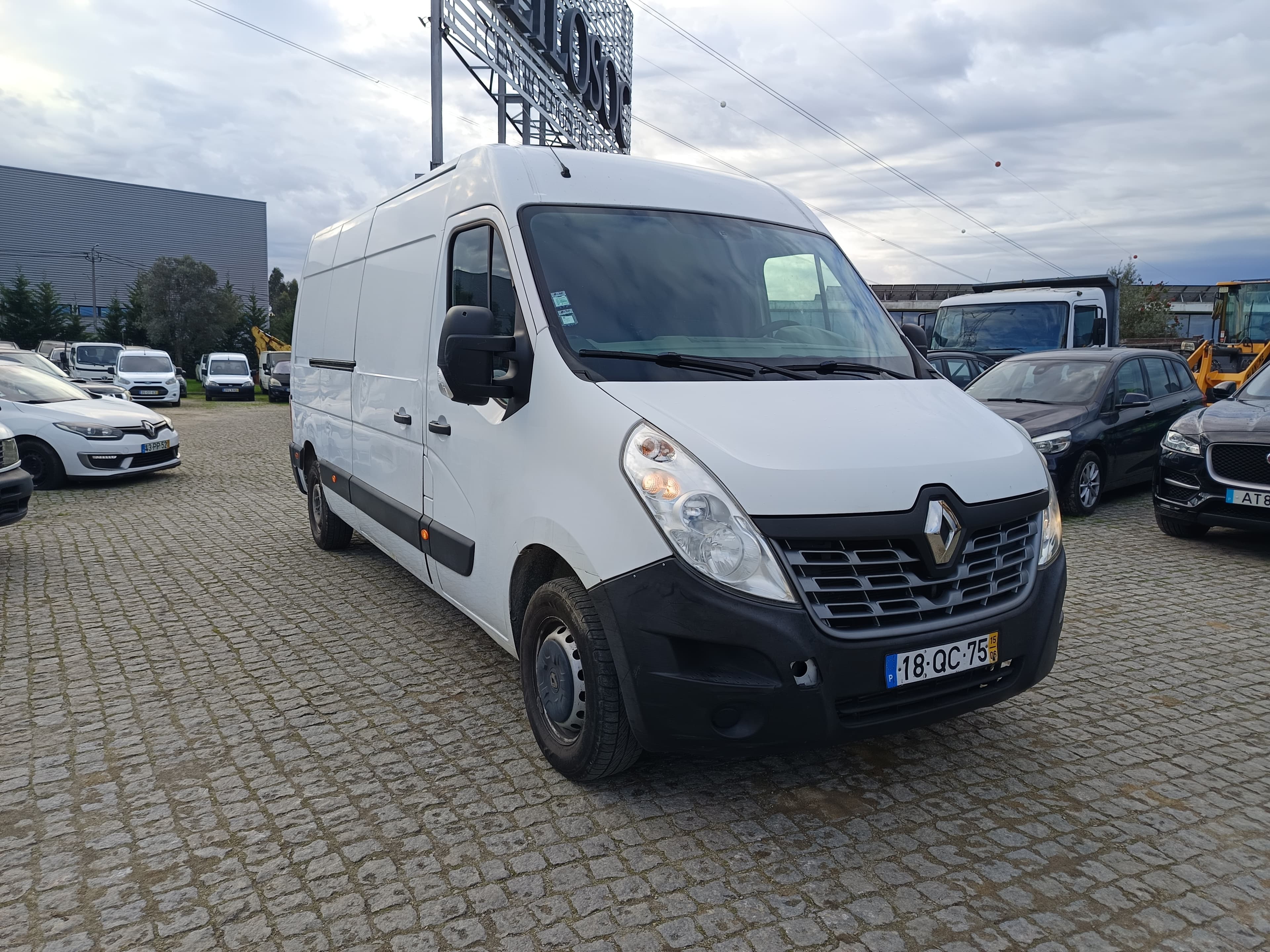 Renault Master · Ano 2015 — imagen 3