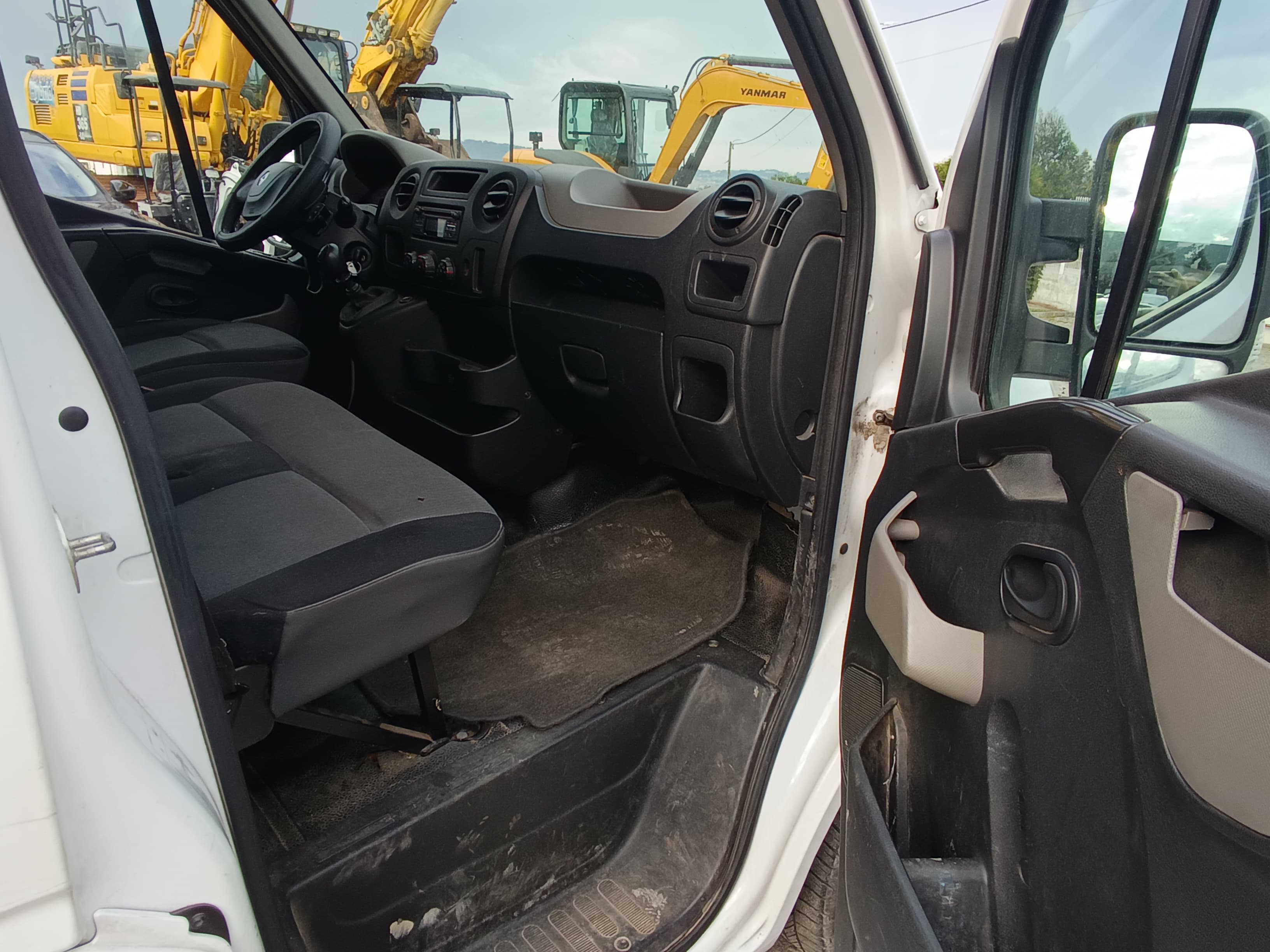 Renault Master · Ano 2015 — imagen 23