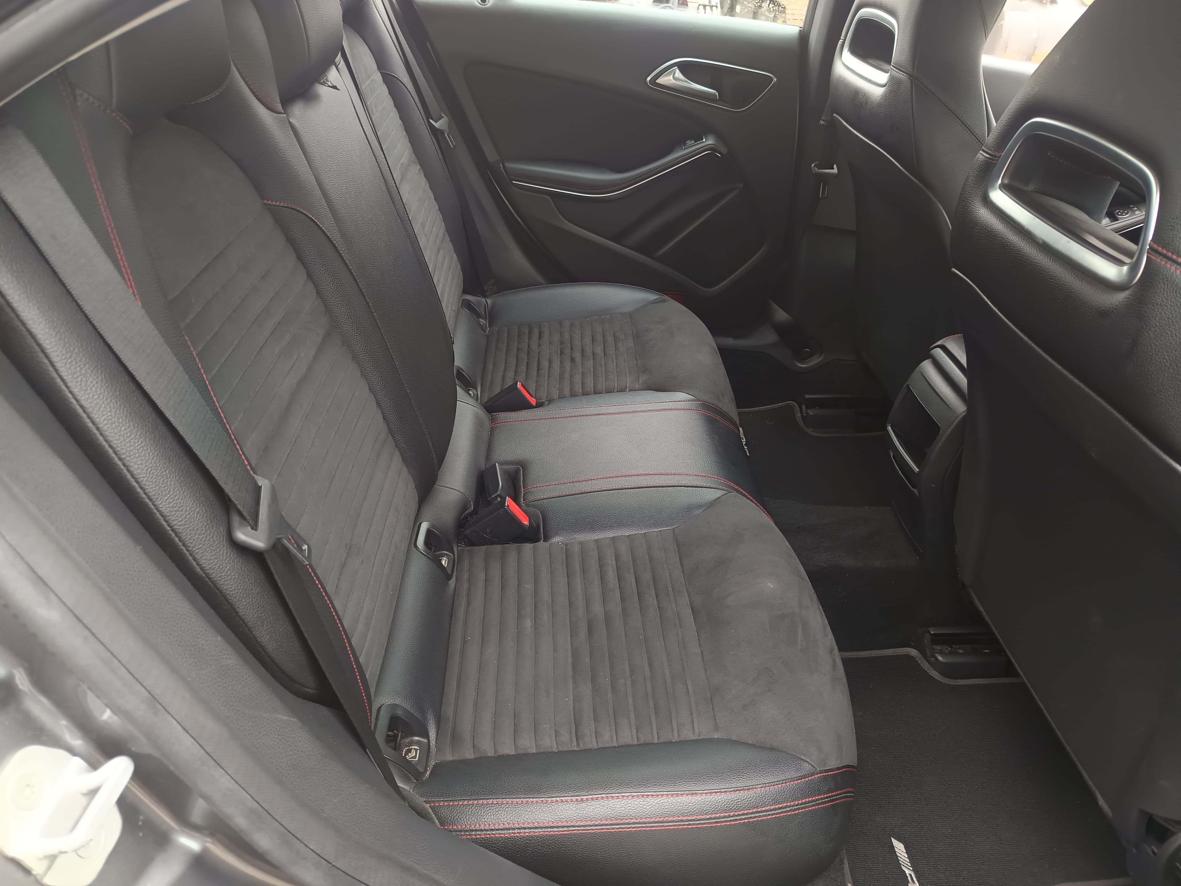 Mercedes-Benz 220 CDI · Ano 2016 — image 23