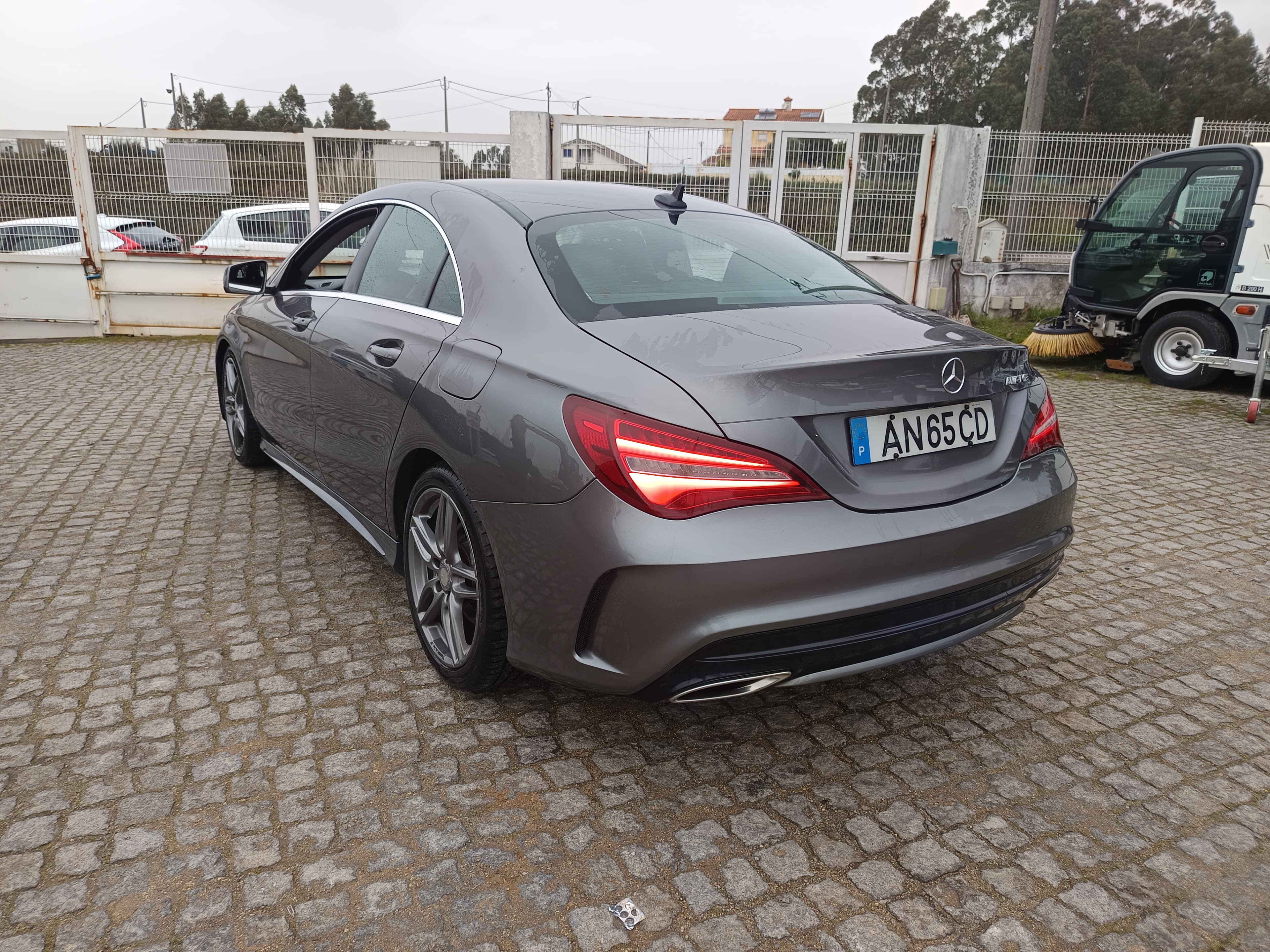 Mercedes-Benz 220 CDI · Ano 2016 — image 7