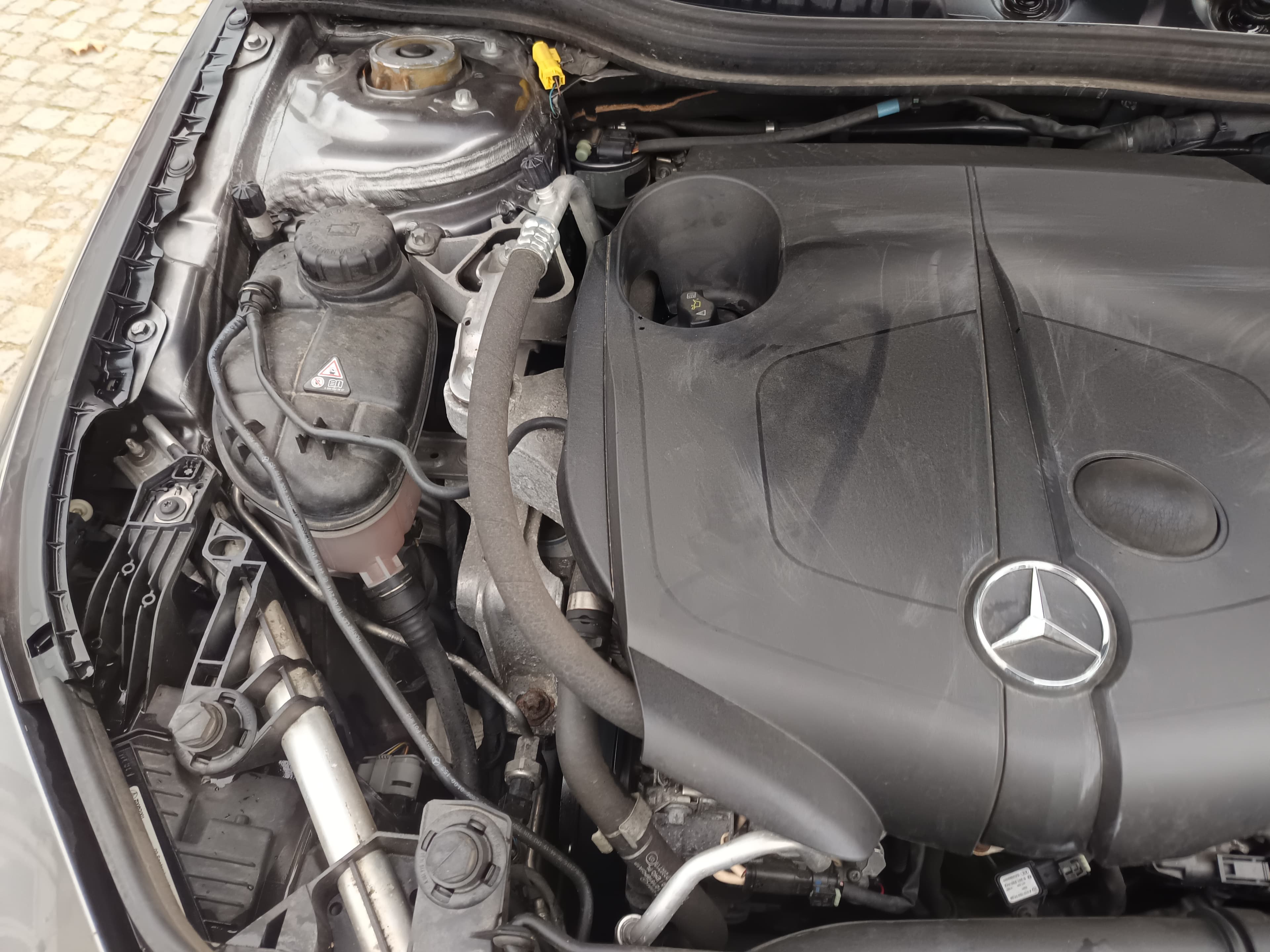 Mercedes-Benz 220 CDI · Ano 2016 — image 17