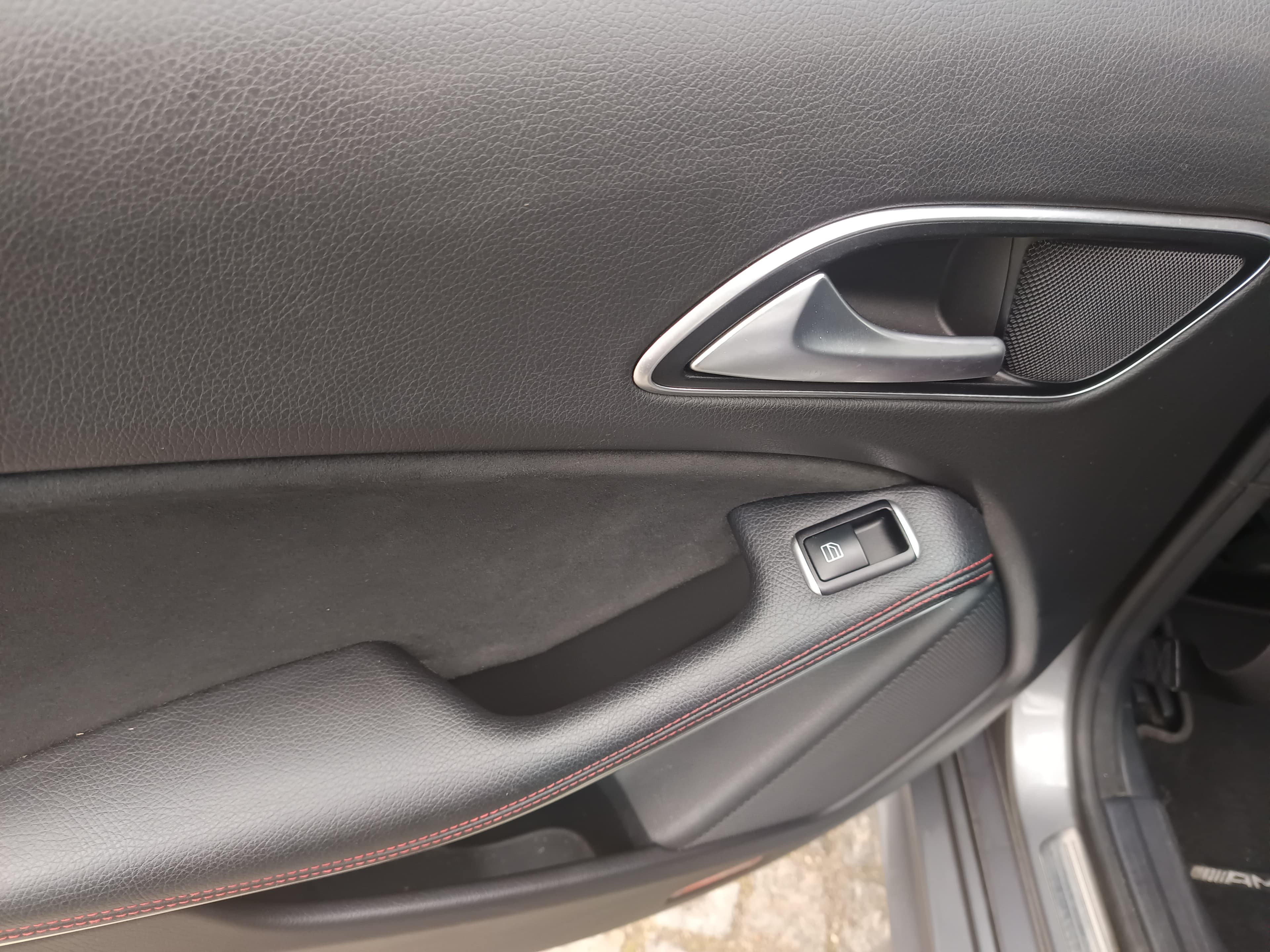 Mercedes-Benz 220 CDI · Ano 2016 — image 29