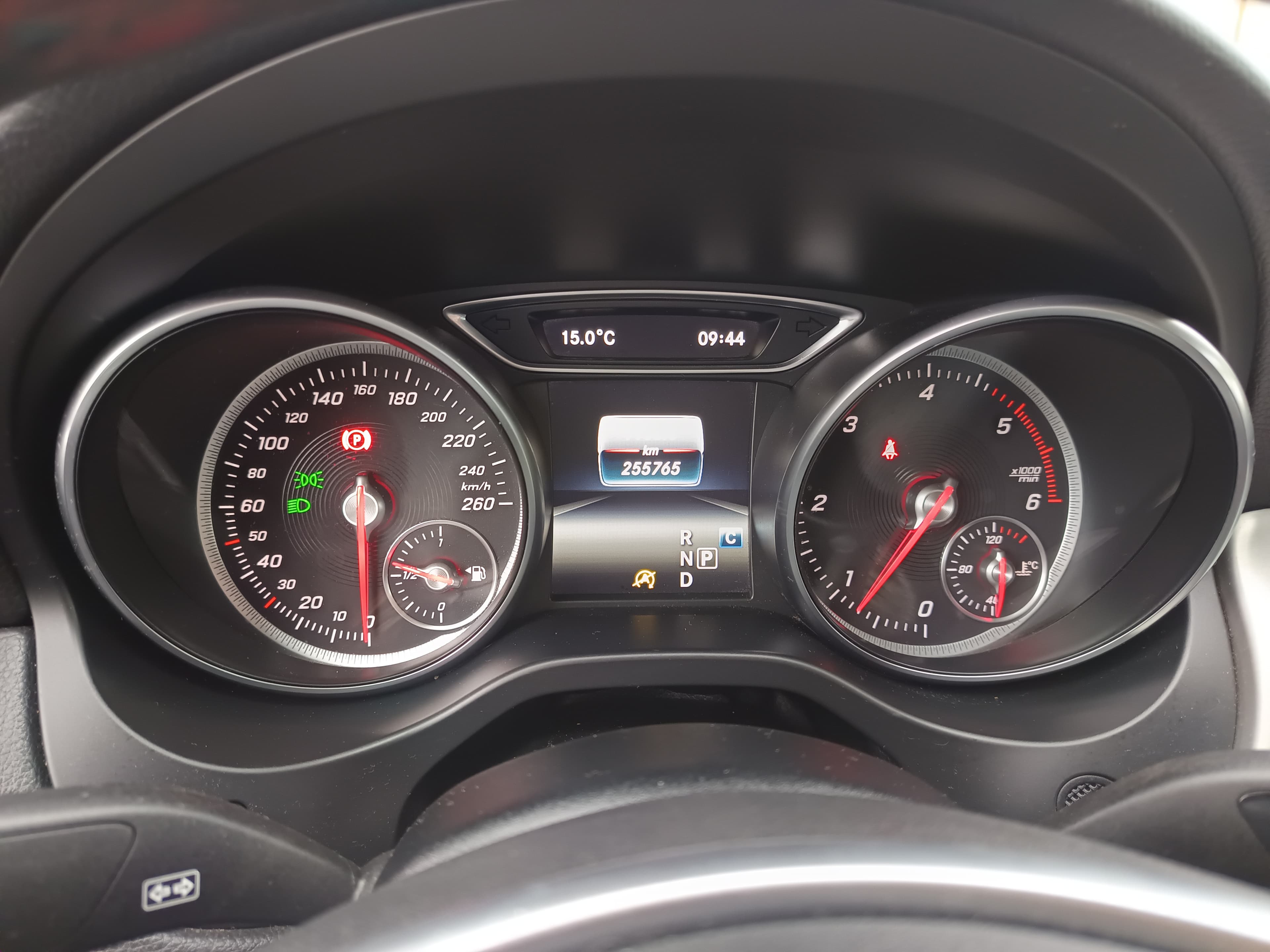 Mercedes-Benz 220 CDI · Ano 2016 — image 41