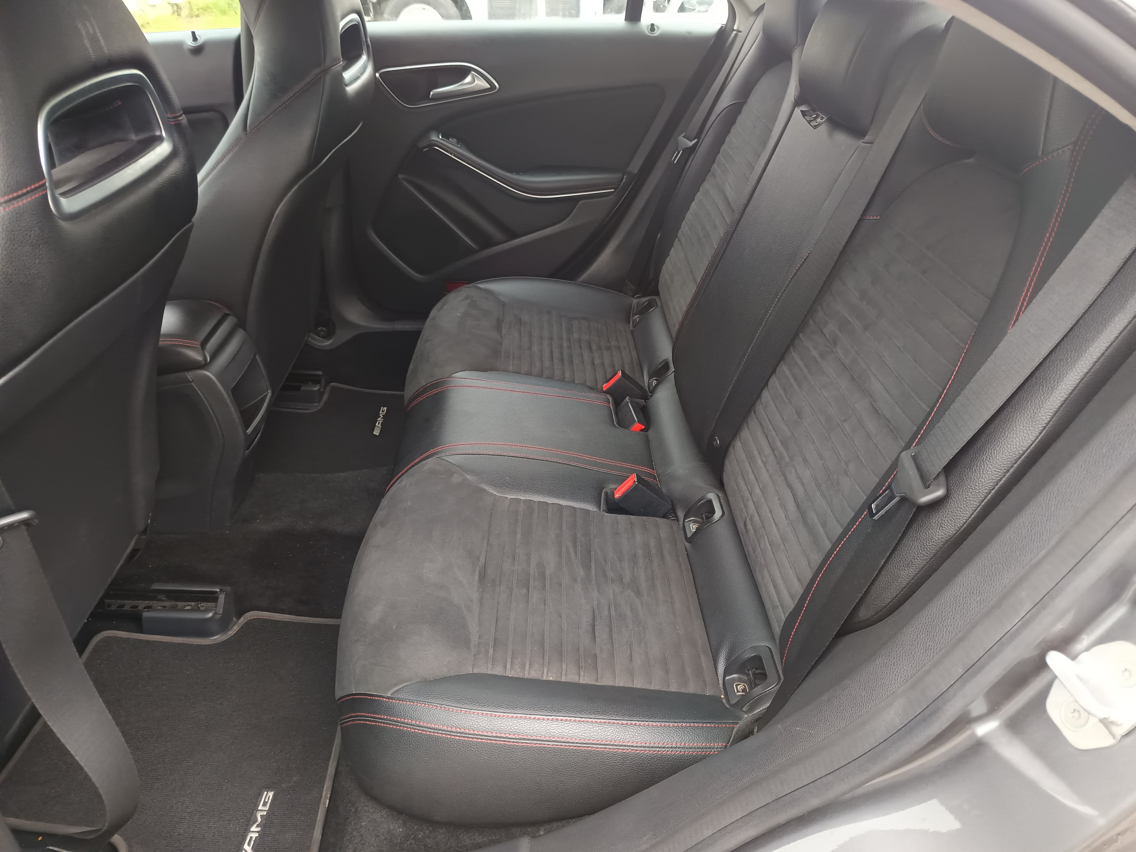 Mercedes-Benz 220 CDI · Ano 2016 — image 30