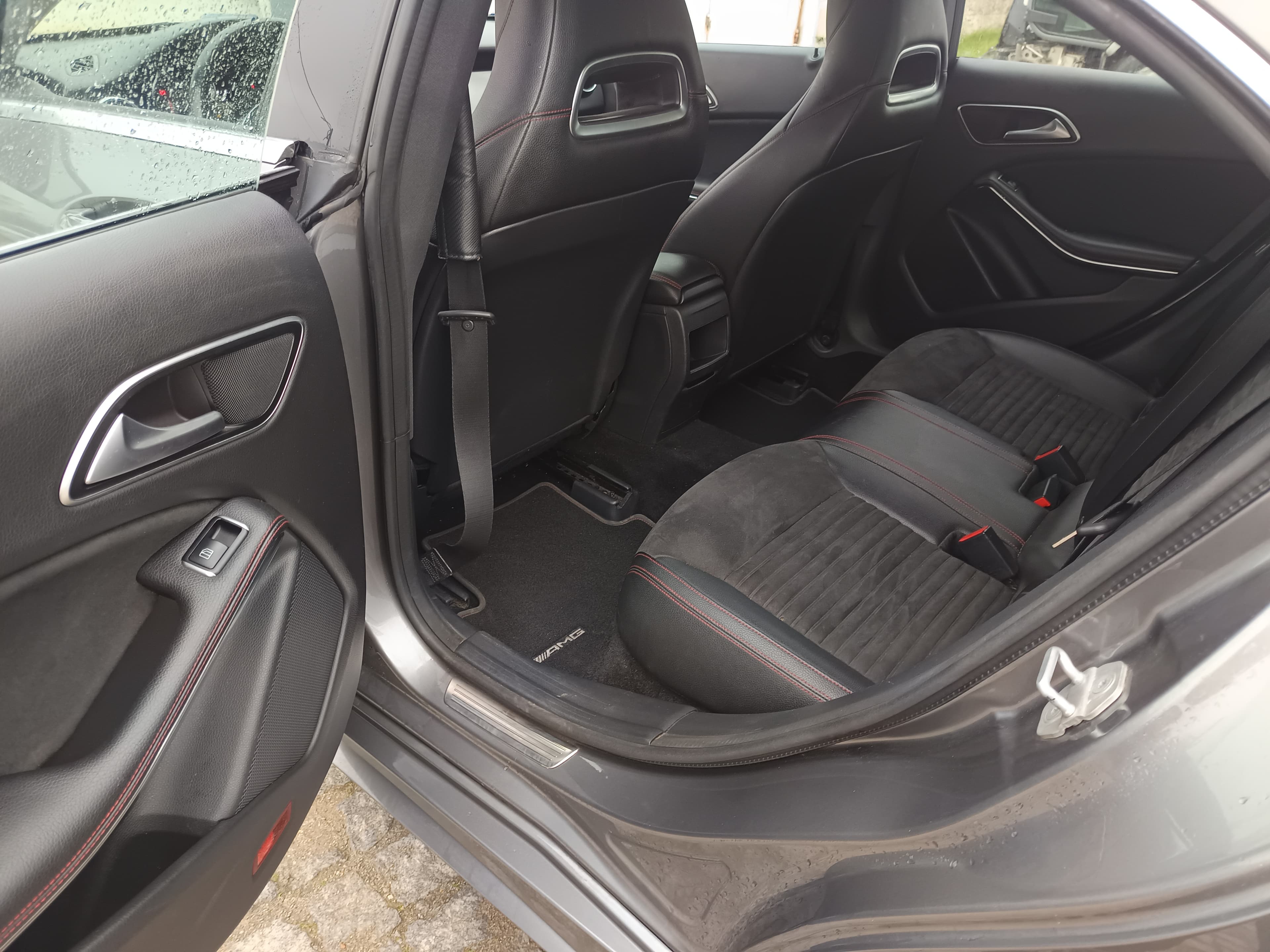 Mercedes-Benz 220 CDI · Ano 2016 — image 28