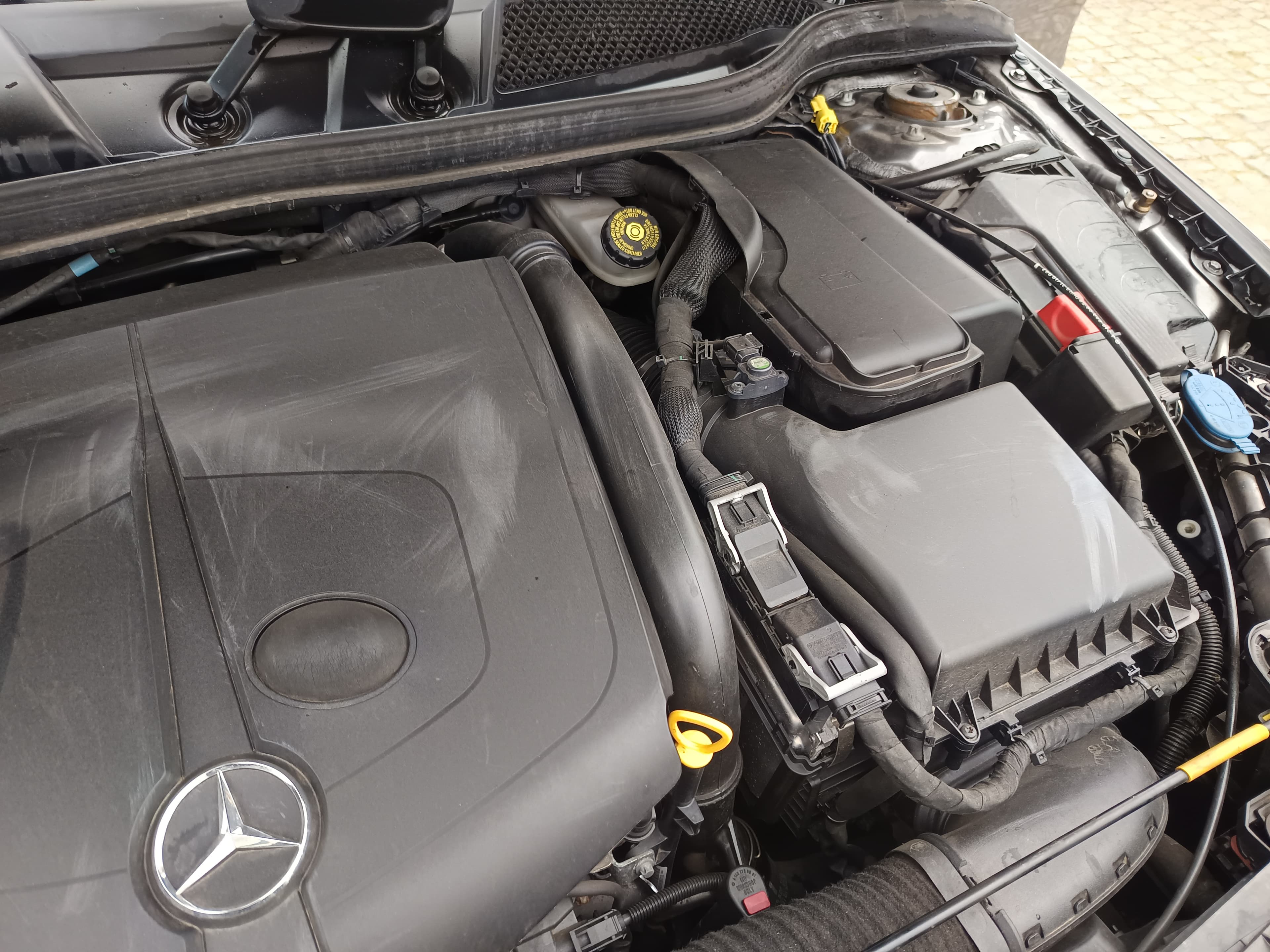 Mercedes-Benz 220 CDI · Ano 2016 — image 18
