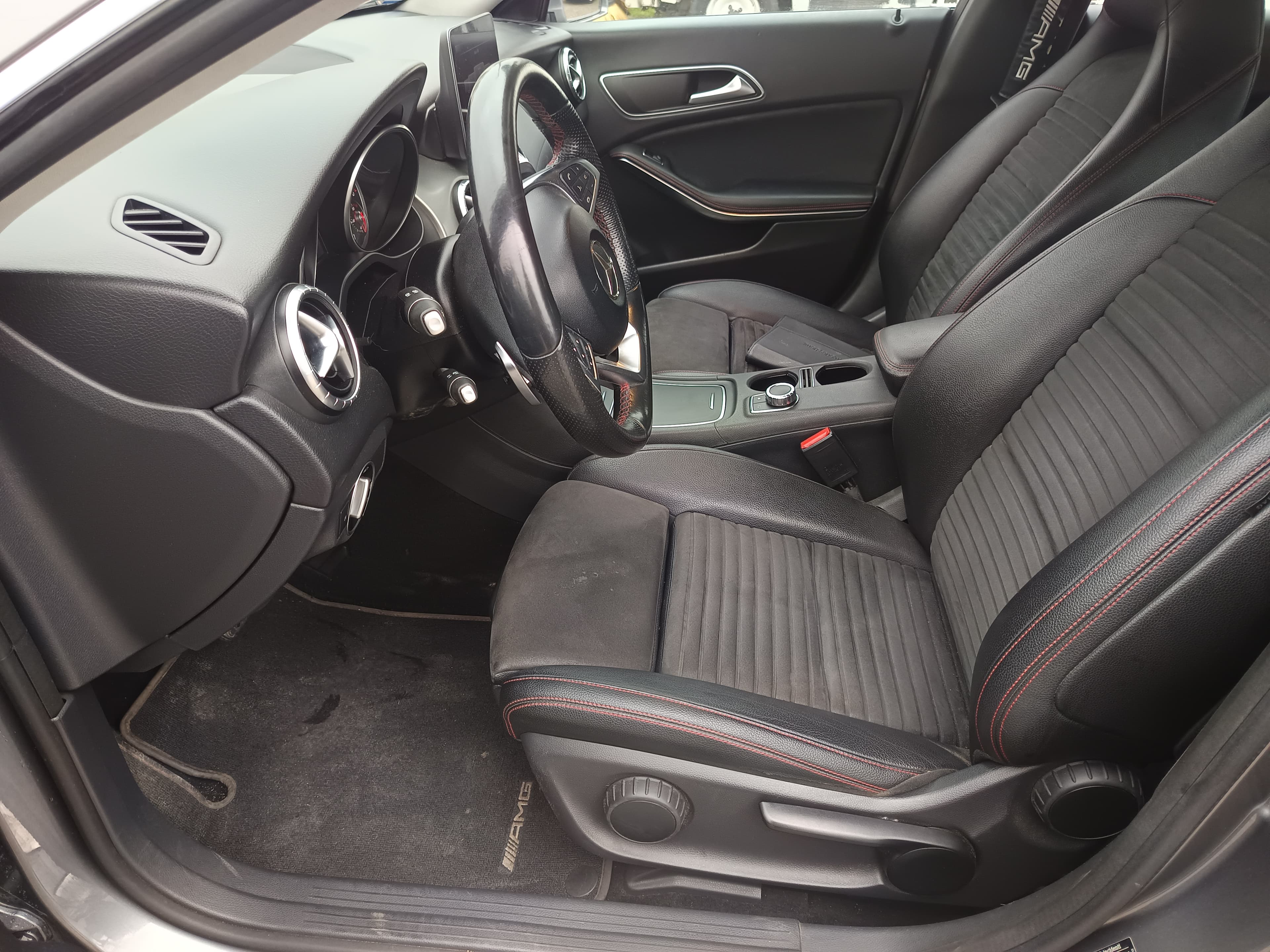 Mercedes-Benz 220 CDI · Ano 2016 — image 33