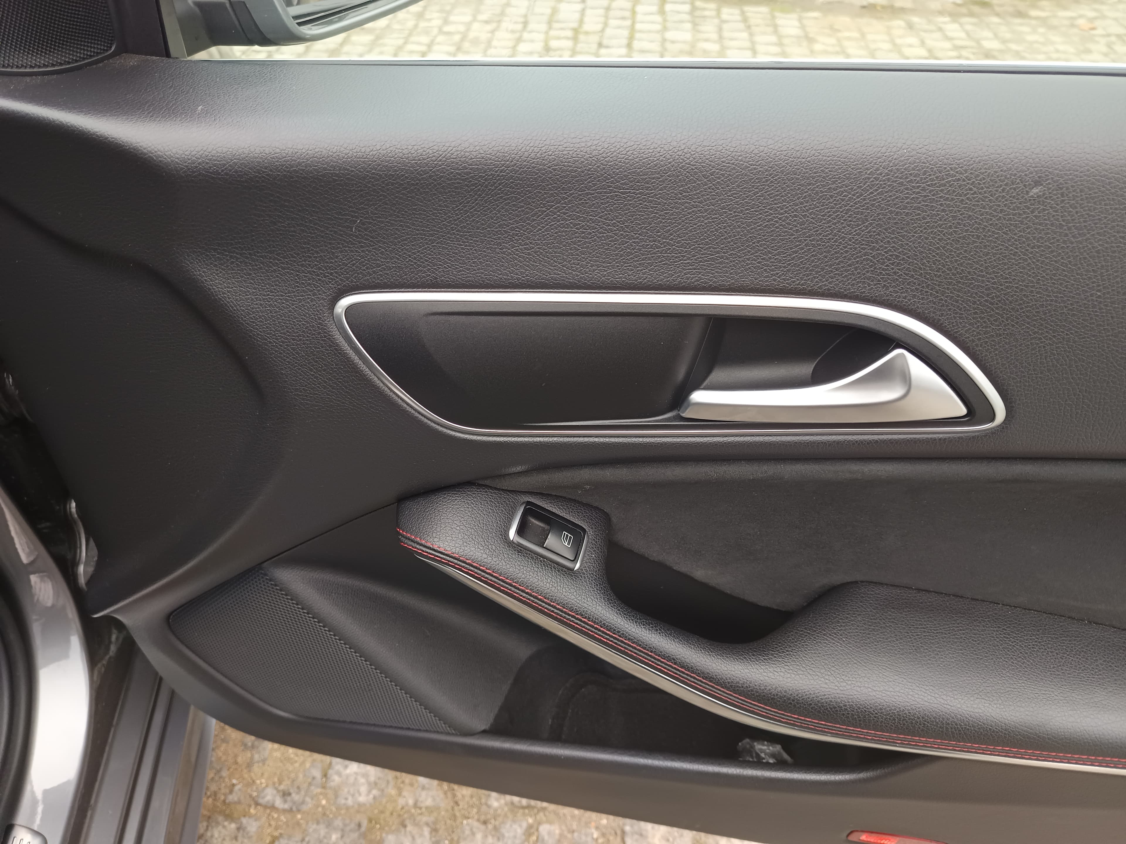 Mercedes-Benz 220 CDI · Ano 2016 — image 25