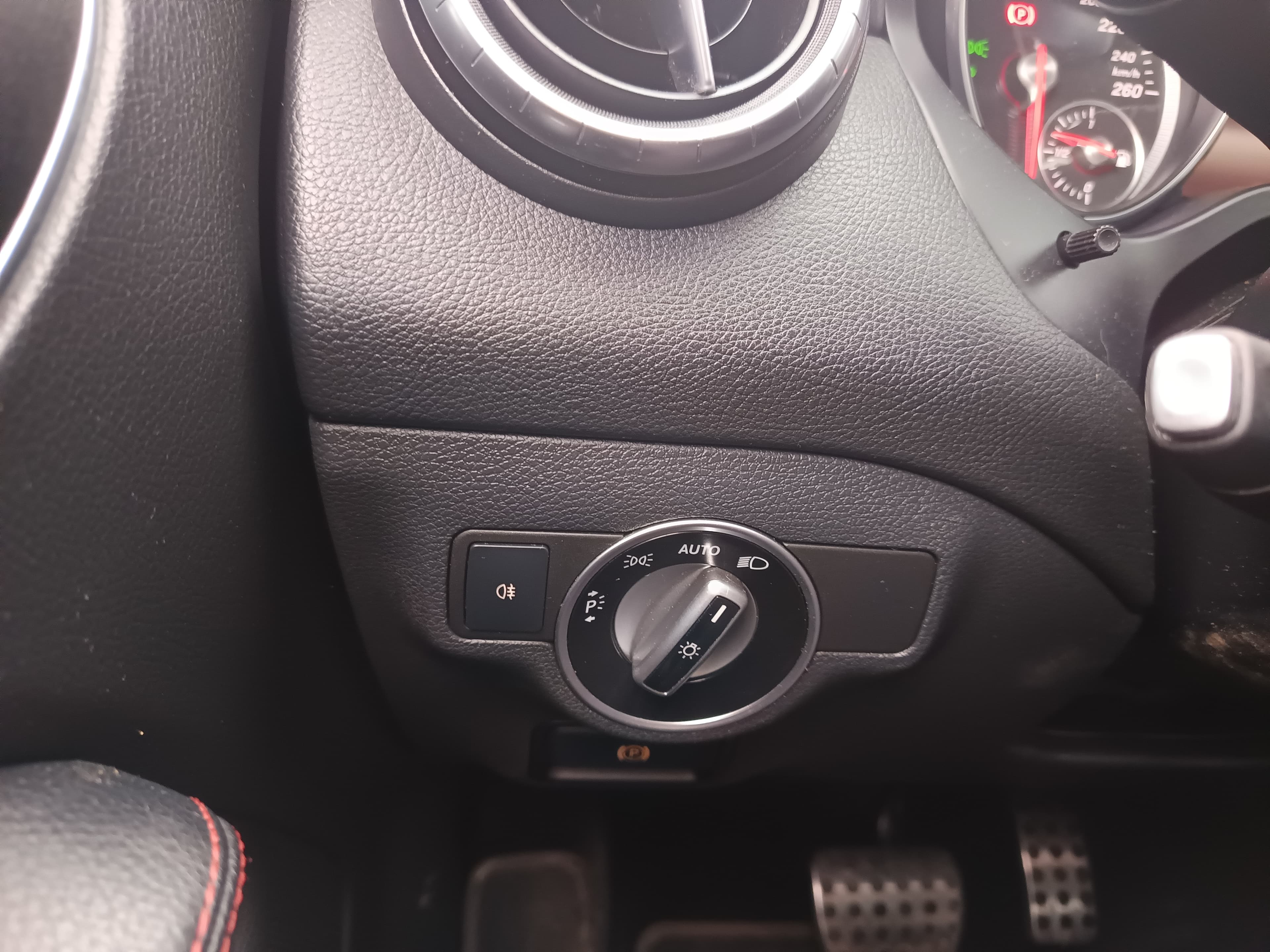 Mercedes-Benz 220 CDI · Ano 2016 — image 44