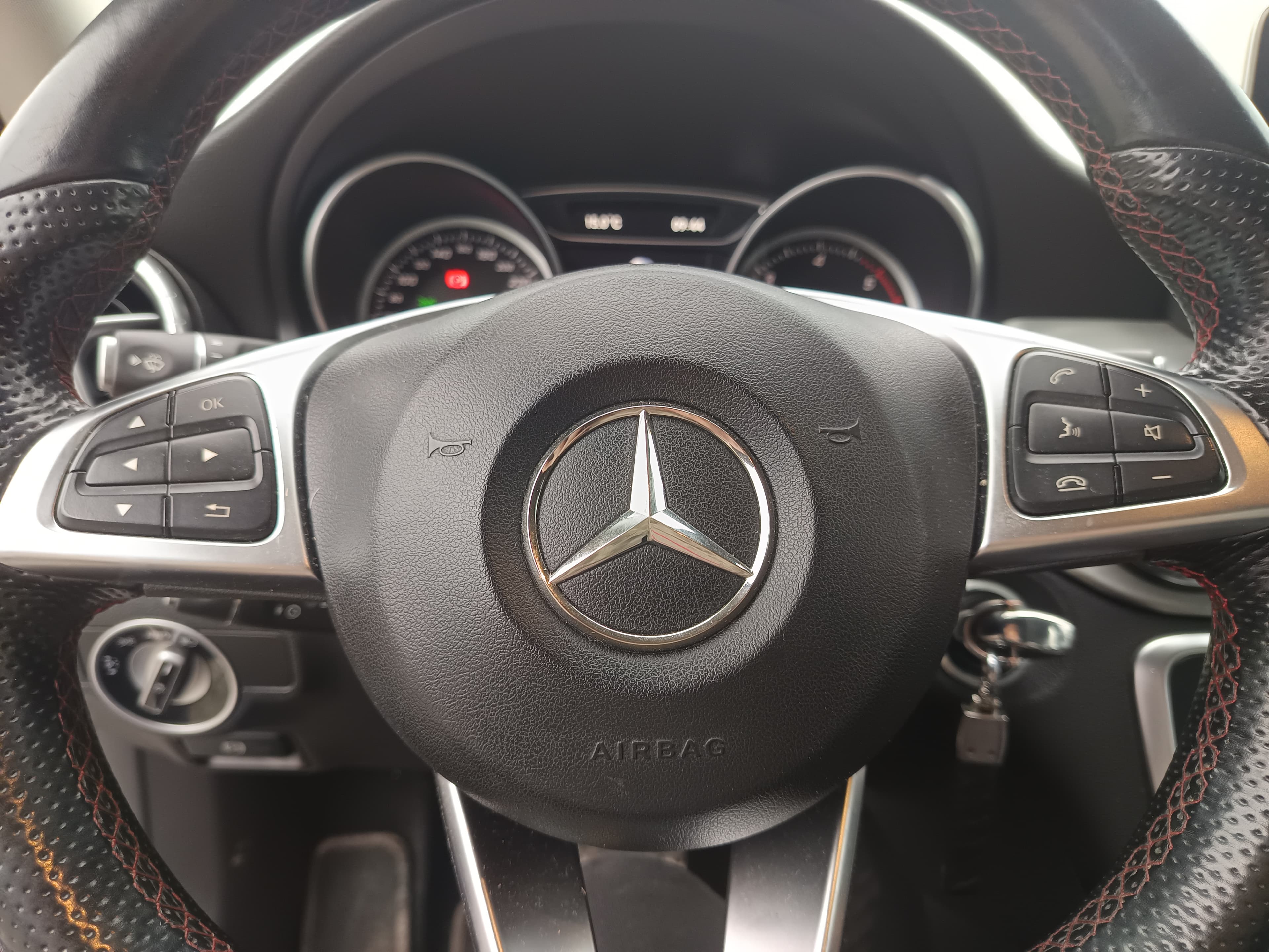 Mercedes-Benz 220 CDI · Ano 2016 — image 40
