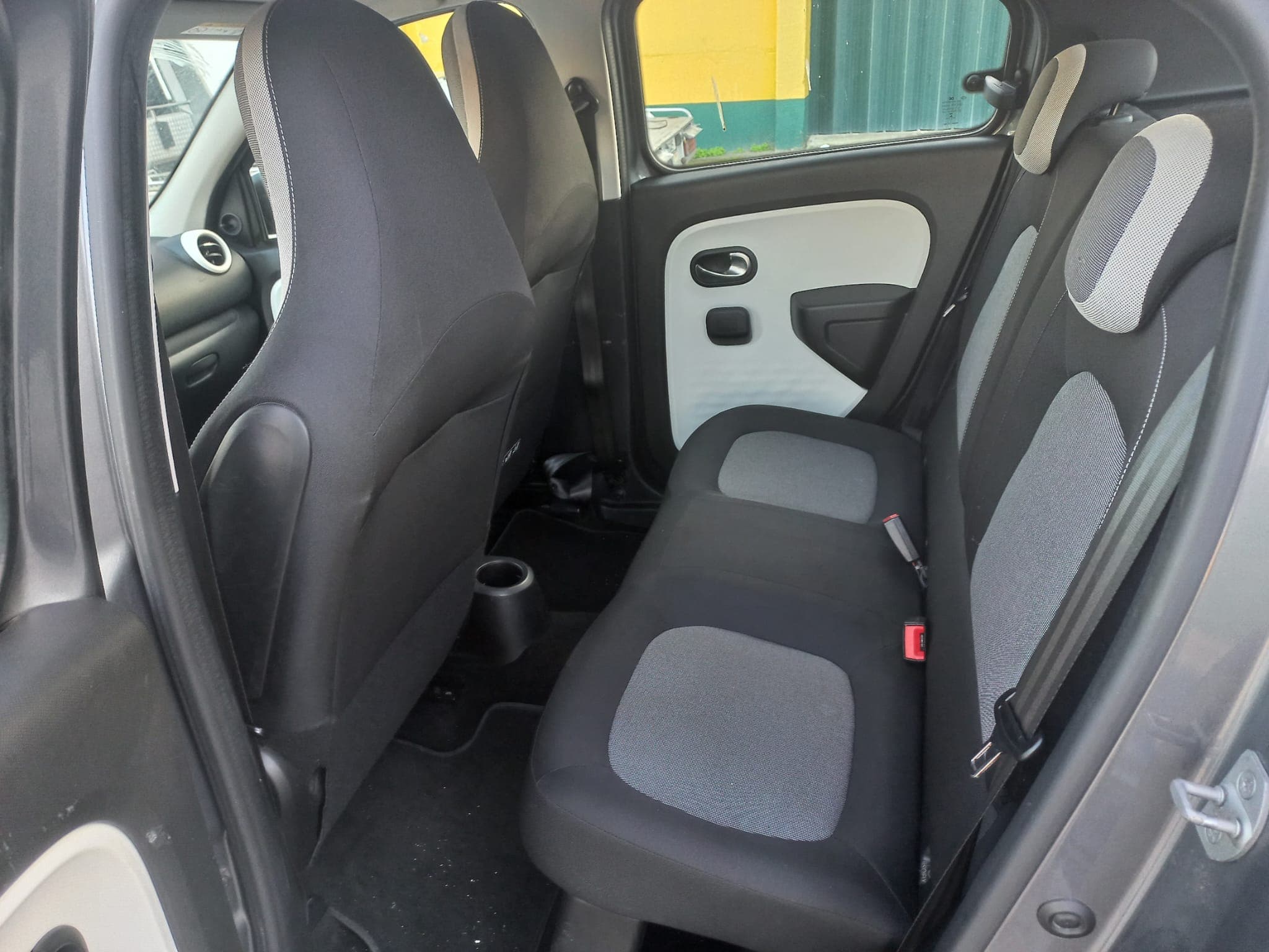 Renault Twingo · Ano 2018 — imagen 14