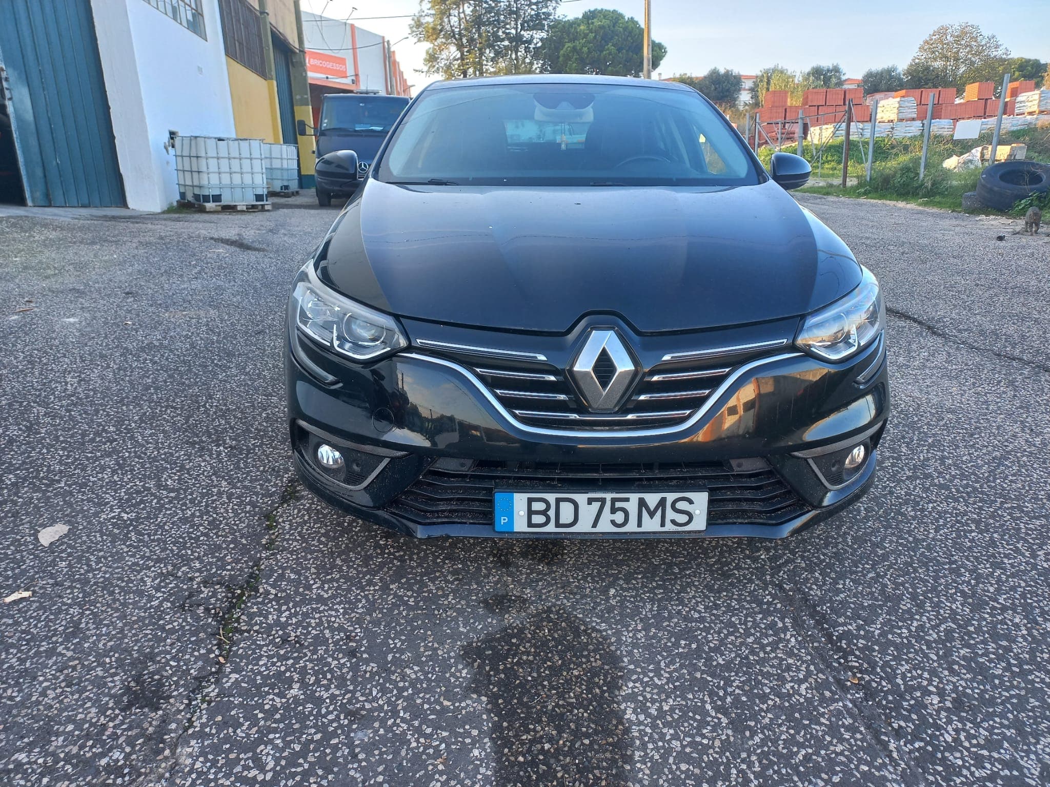 Renault Mégane · Year 2017 — image 2