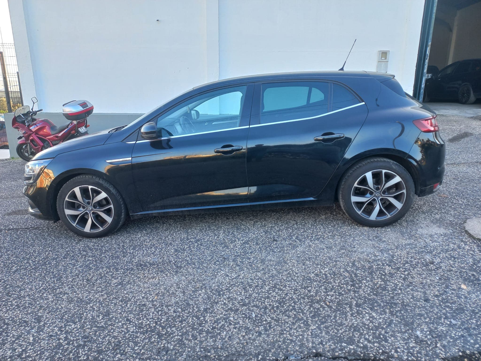 Renault Mégane · Year 2017 — image 7