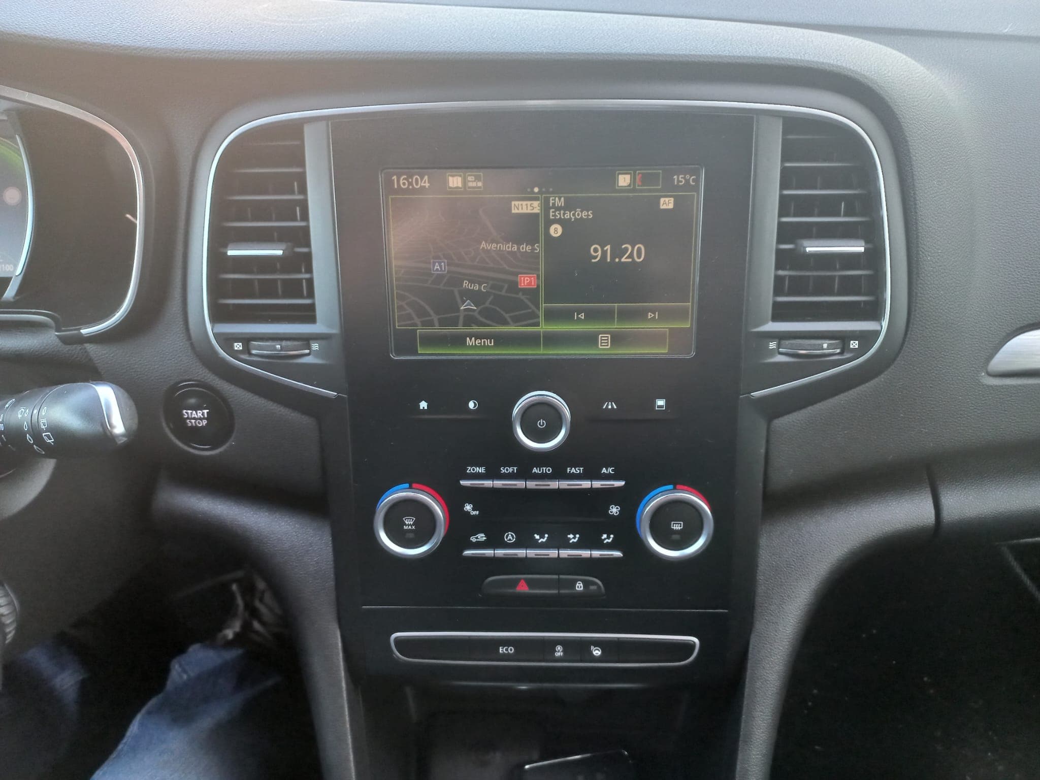 Renault Mégane · Year 2017 — image 19