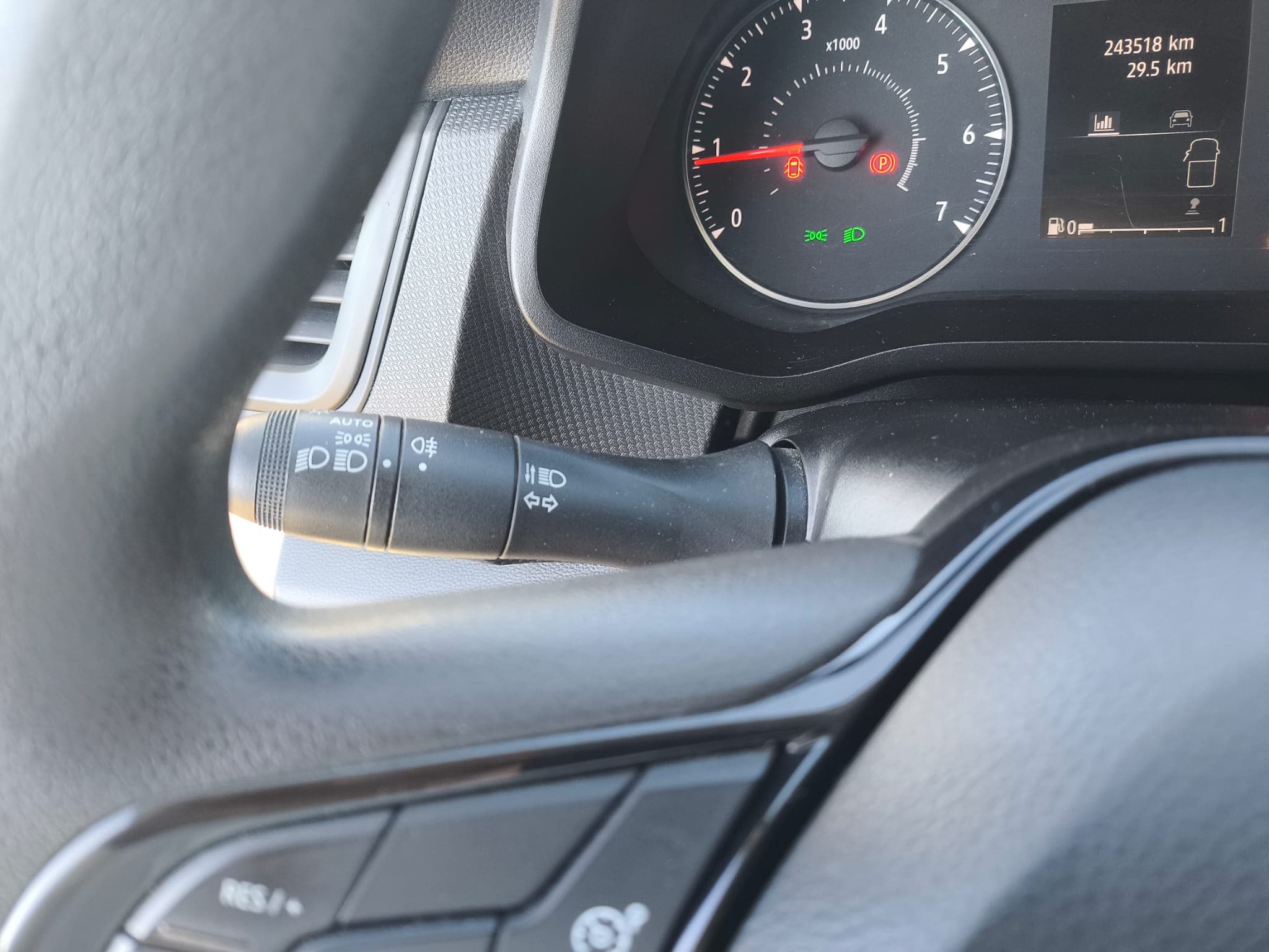 Renault Trafic 2.0 DCI · Ano 2022 — imagen 16
