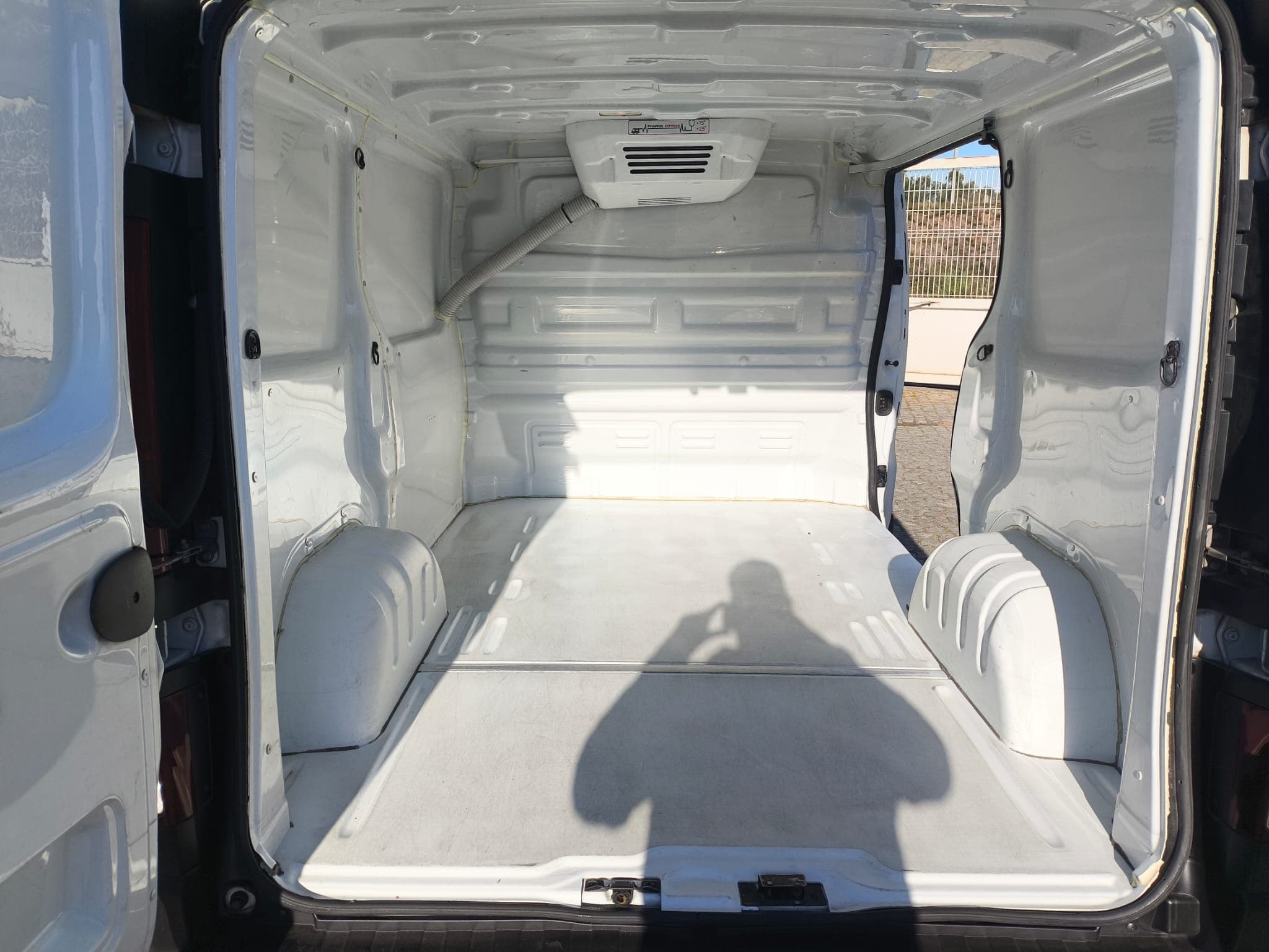 Renault Trafic 2.0 DCI · Ano 2022 — imagen 32