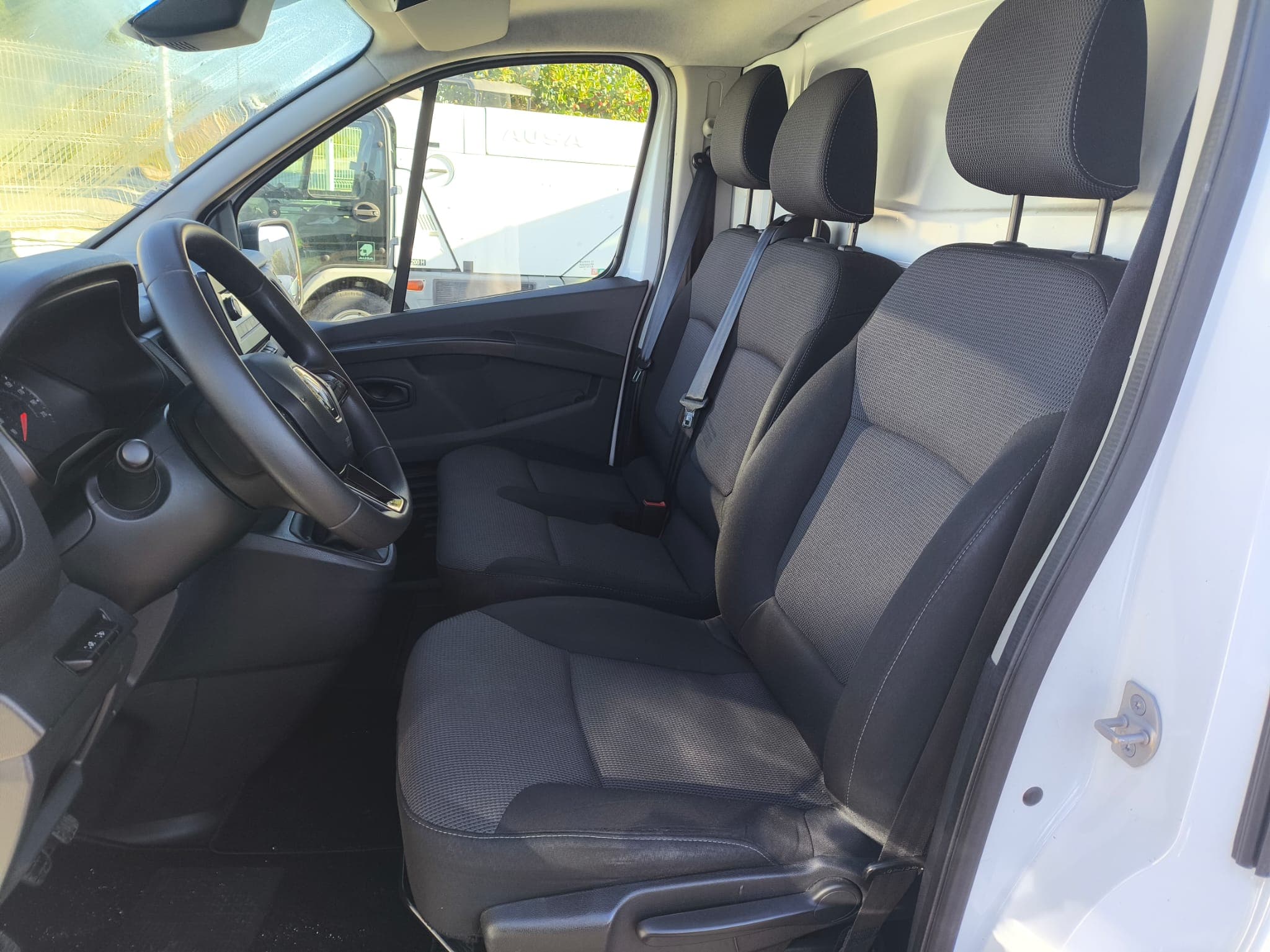 Renault Trafic 2.0 DCI · Ano 2022 — imagen 24