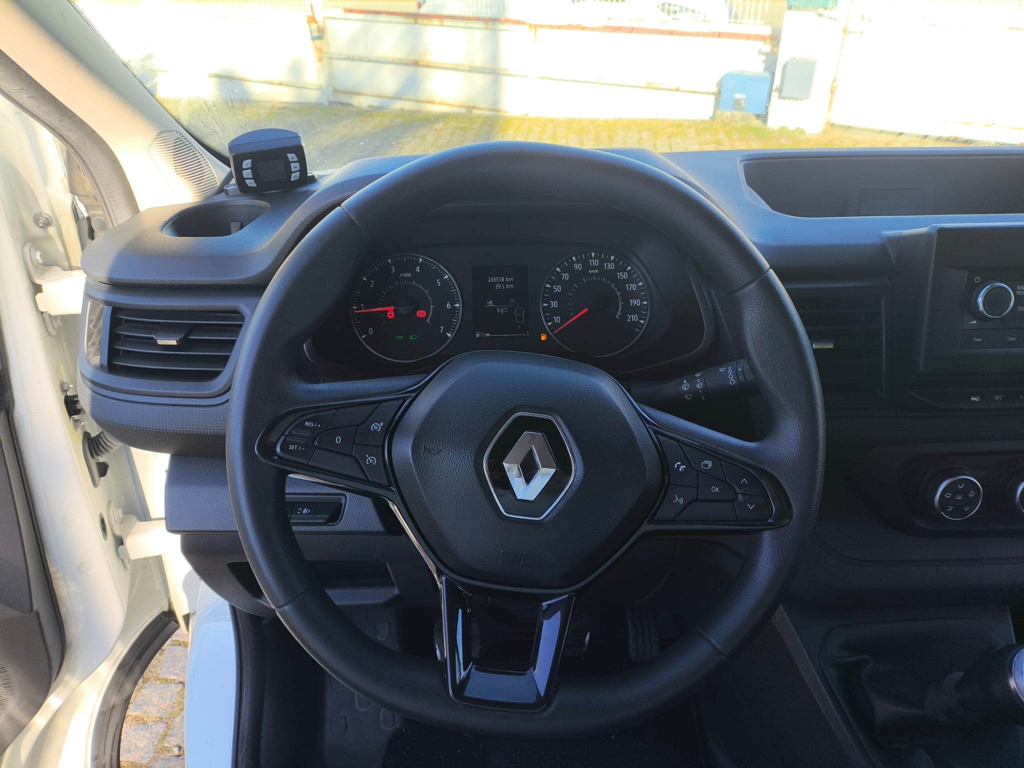 Renault Trafic 2.0 DCI · Ano 2022 — imagen 20