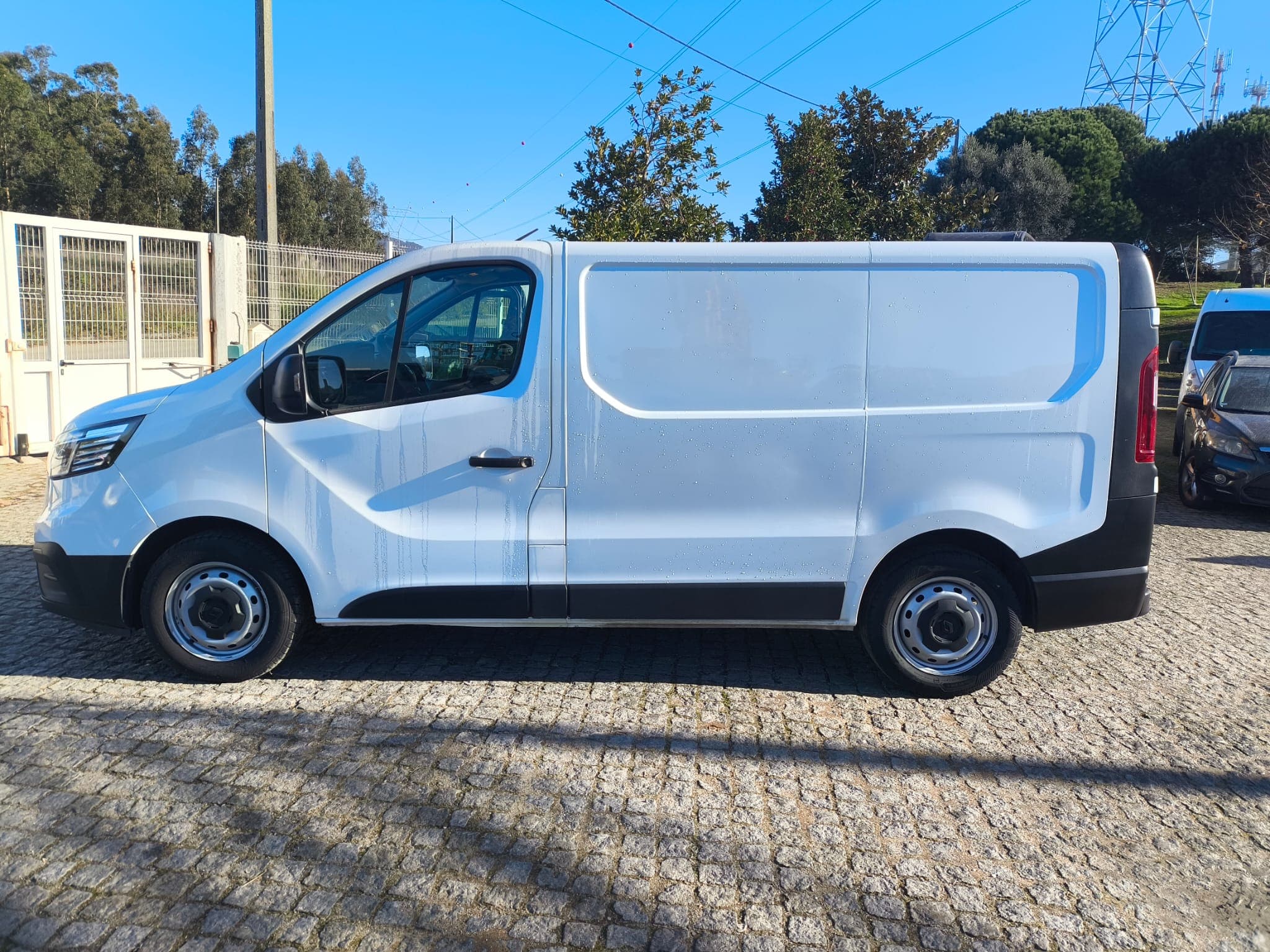Renault Trafic 2.0 DCI · Ano 2022 — imagen 7