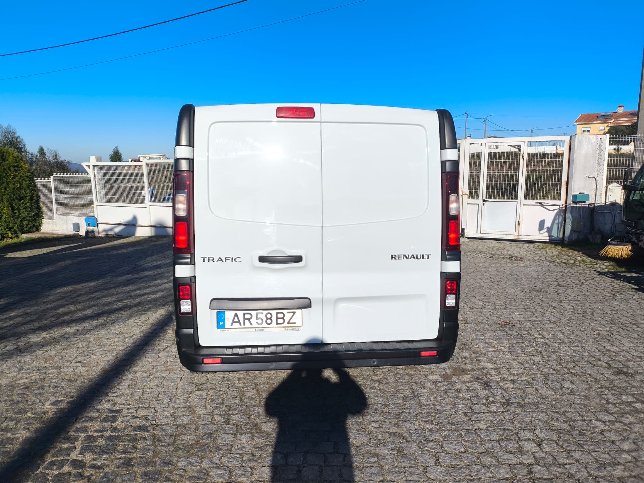 Renault Trafic 2.0 DCI · Ano 2022 — imagen 5