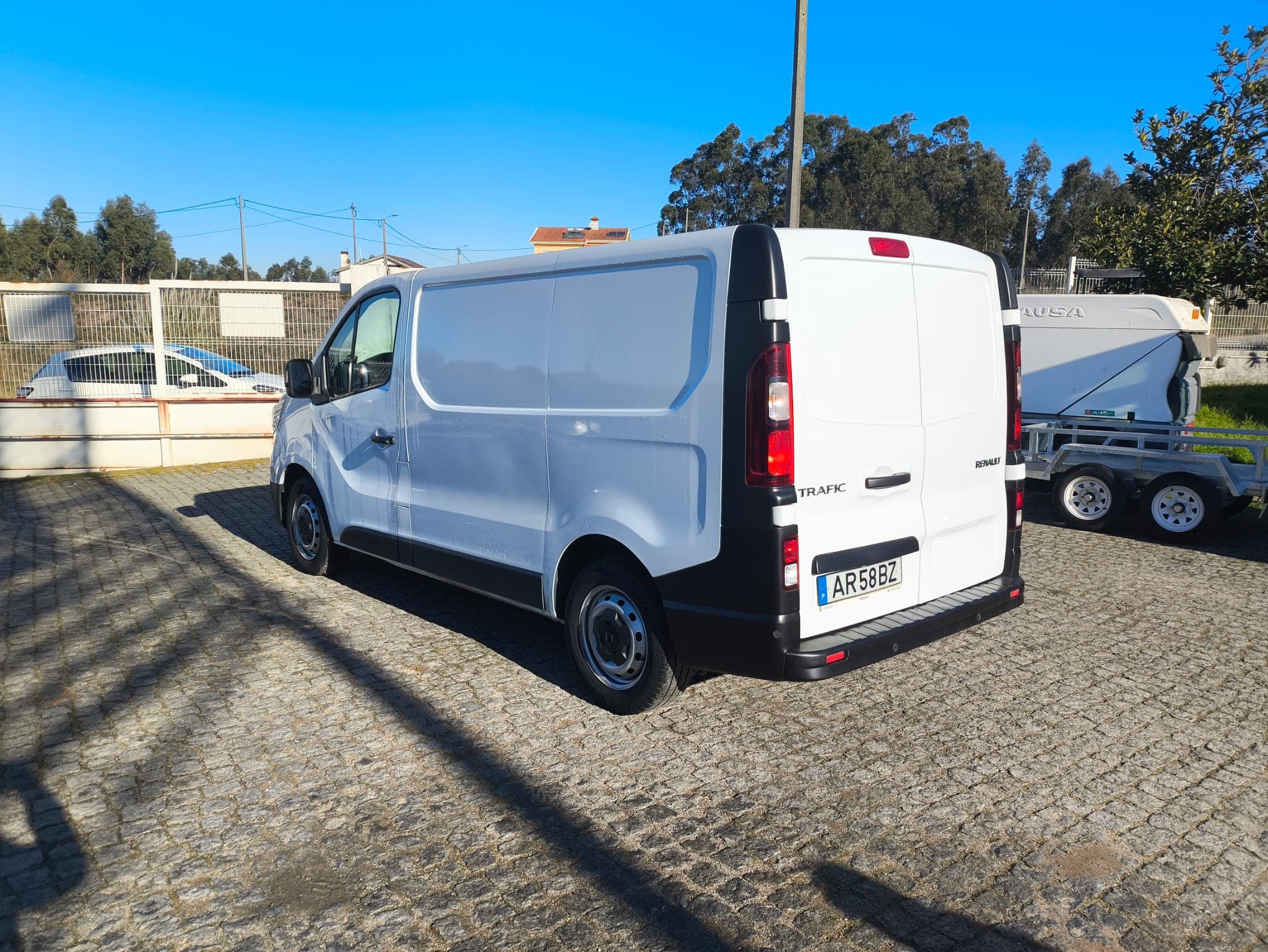 Renault Trafic 2.0 DCI · Ano 2022 — imagen 4