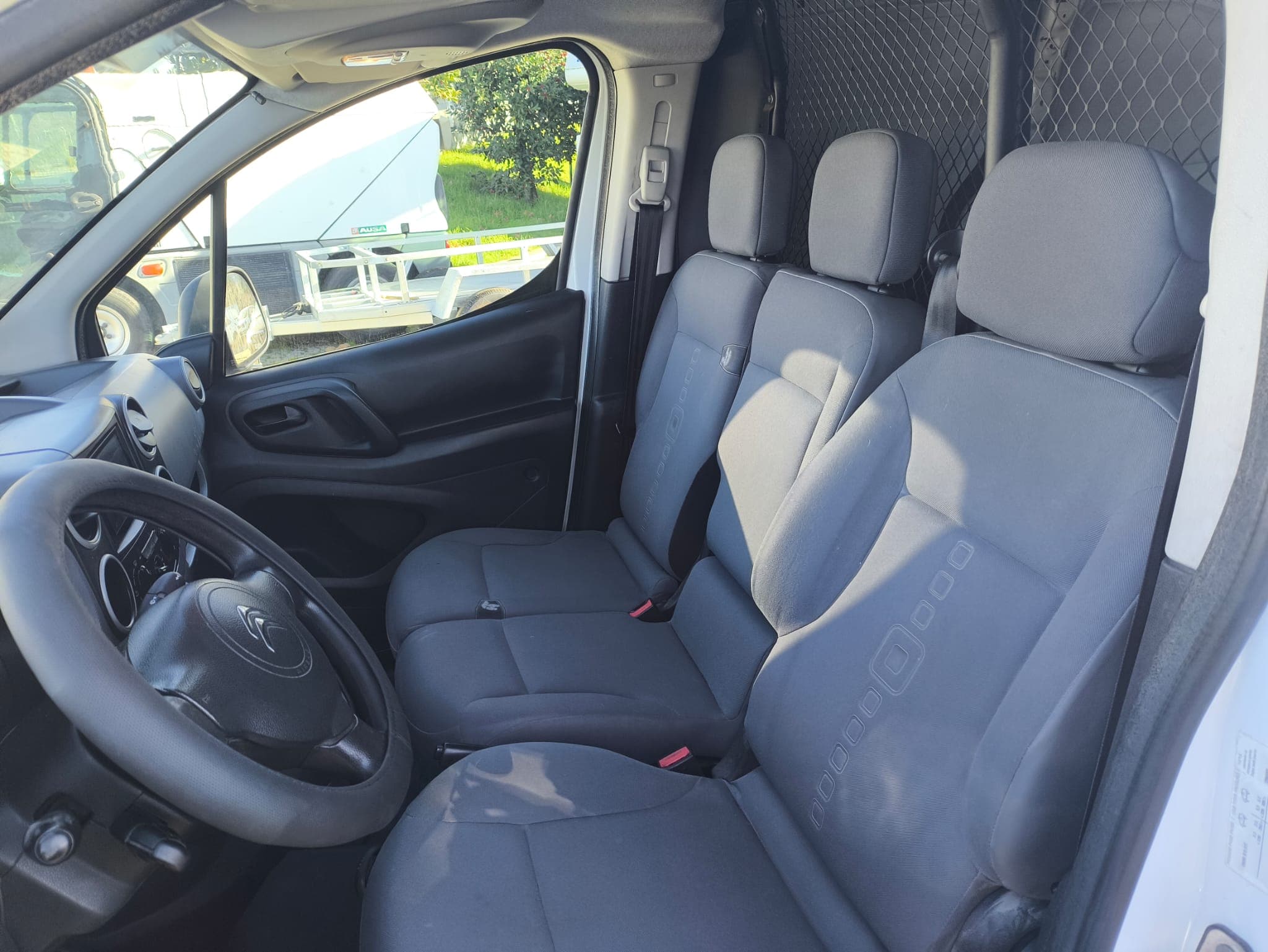 Citroën Berlingo · Ano 2015 — imagen 9