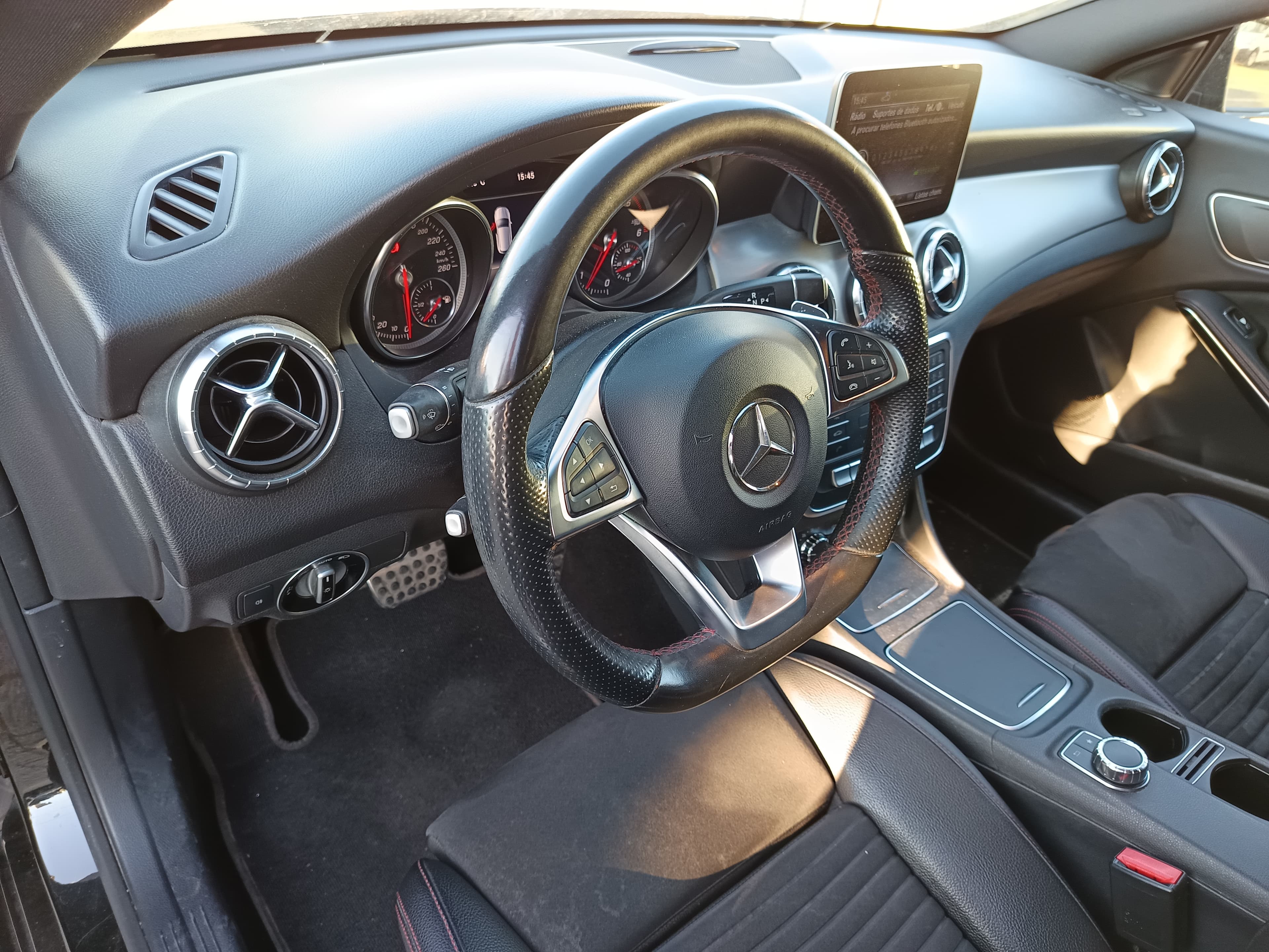 Mercedes-Benz CLA 200d · Ano 2018 — imagen 36