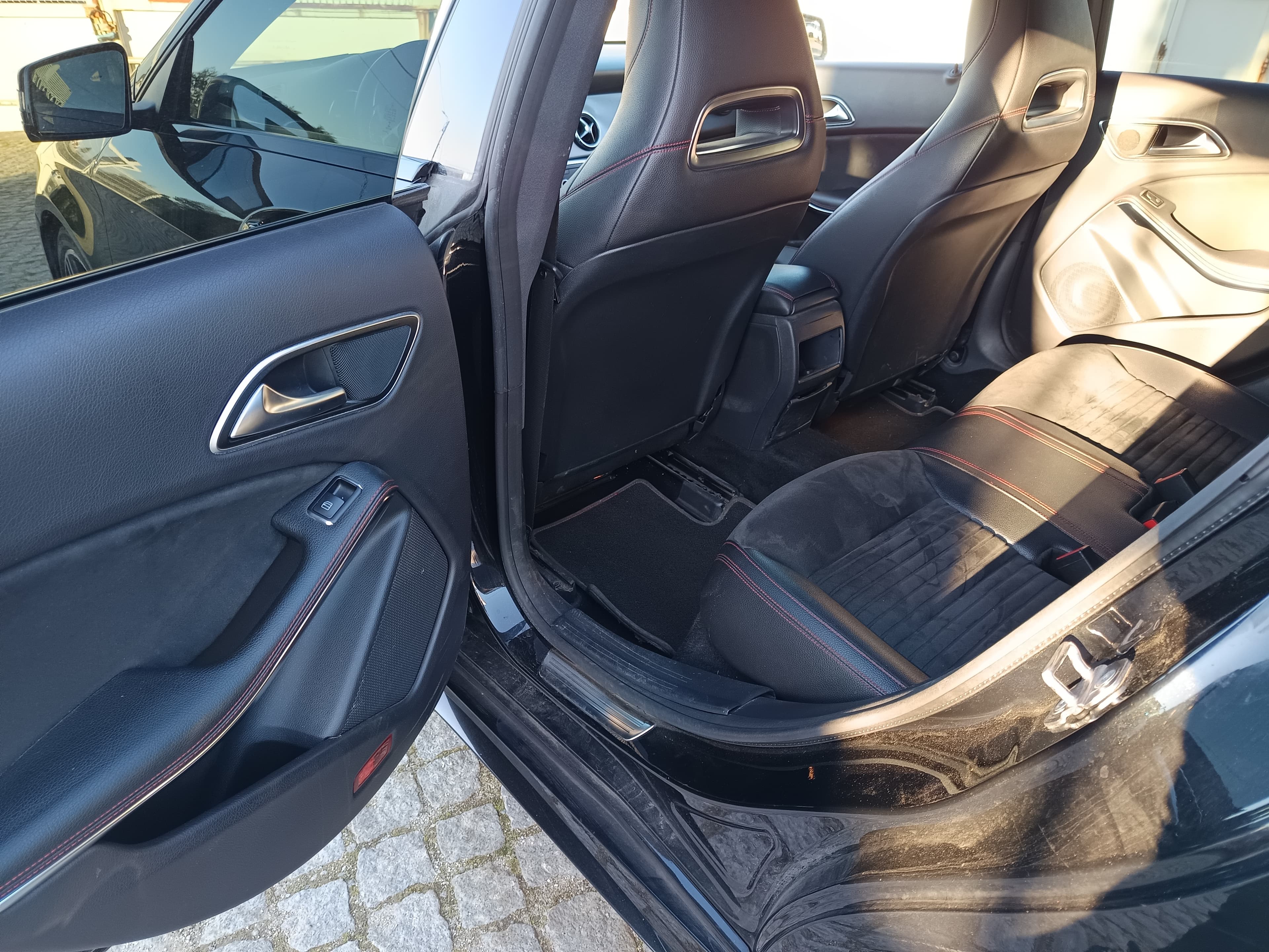 Mercedes-Benz CLA 200d · Ano 2018 — imagen 29